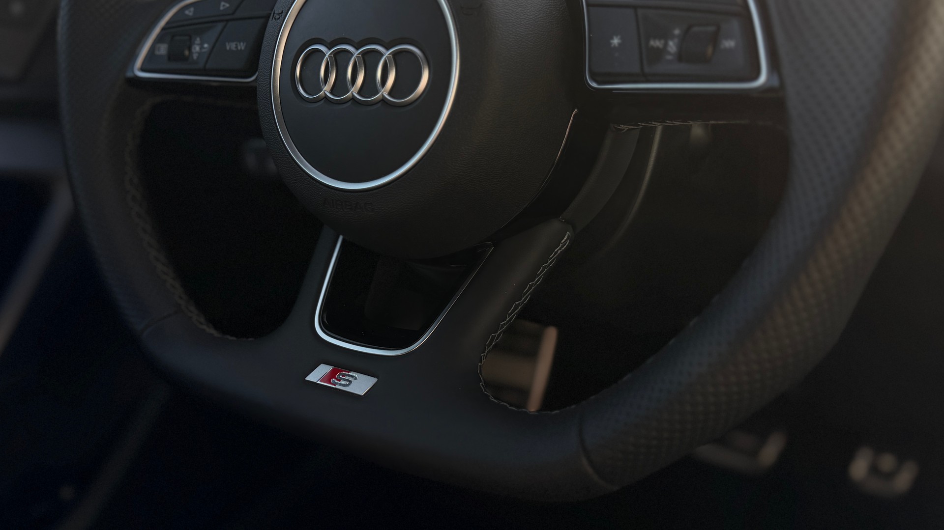 AUDI S3 Sportback TFSI quattro S-tronic Akrapovič-image-23