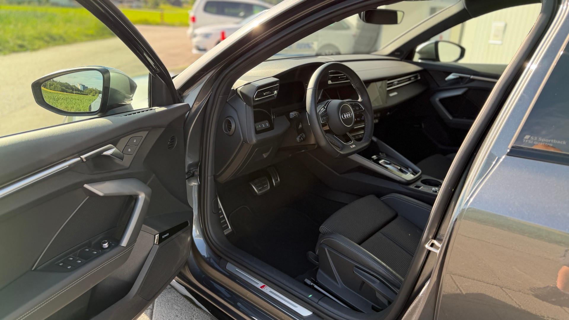 AUDI S3 Sportback TFSI quattro S-tronic Akrapovič-image-11