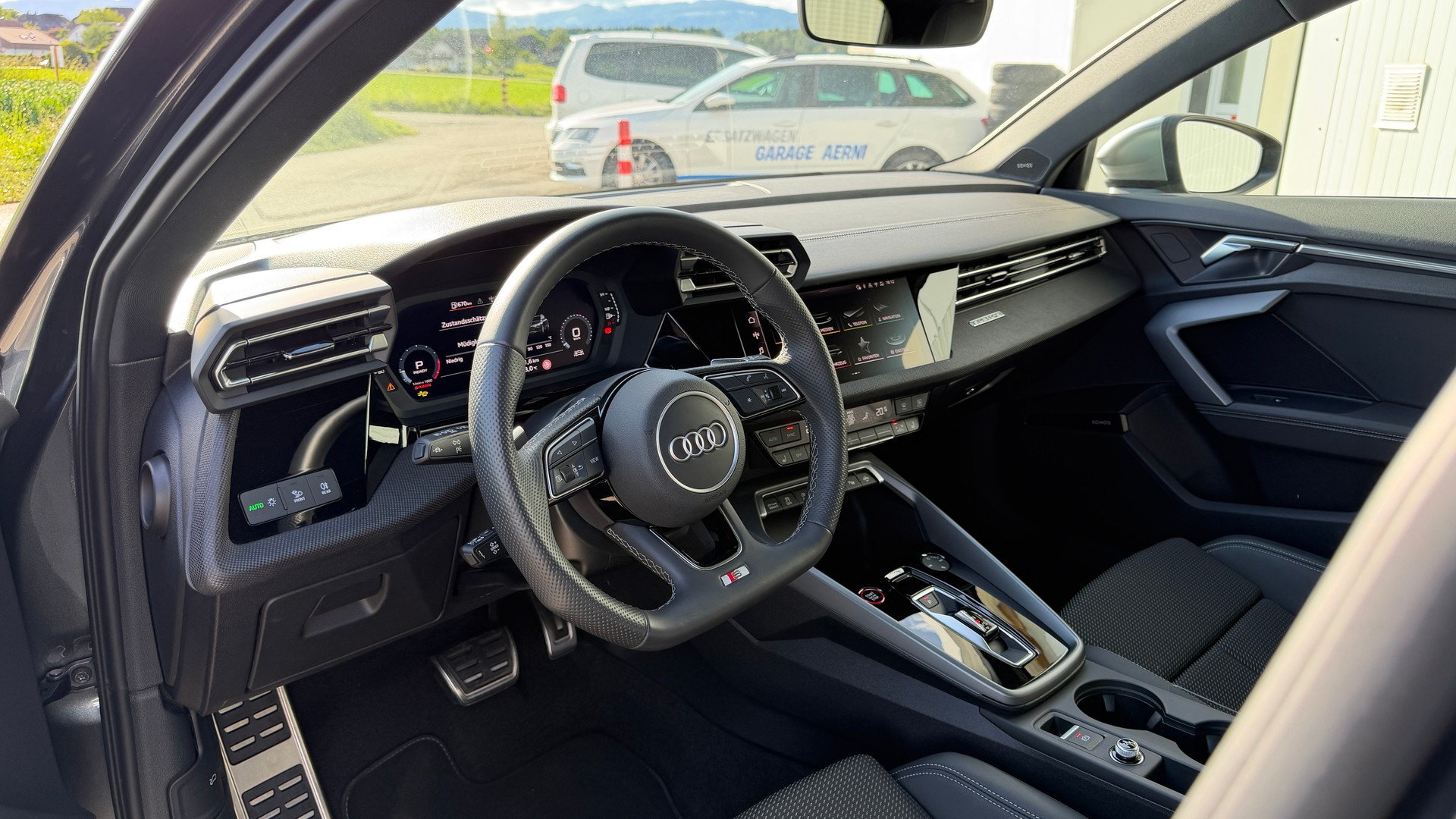 AUDI S3 Sportback TFSI quattro S-tronic Akrapovič-image-17