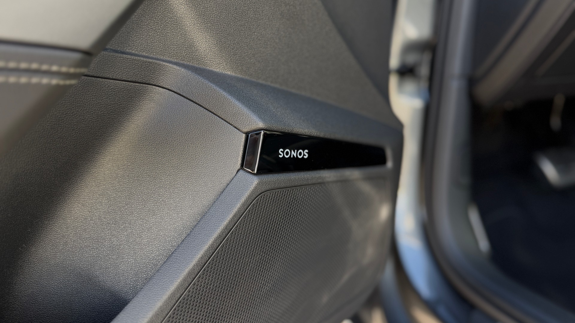 AUDI S3 Sportback TFSI quattro S-tronic Akrapovič-image-15