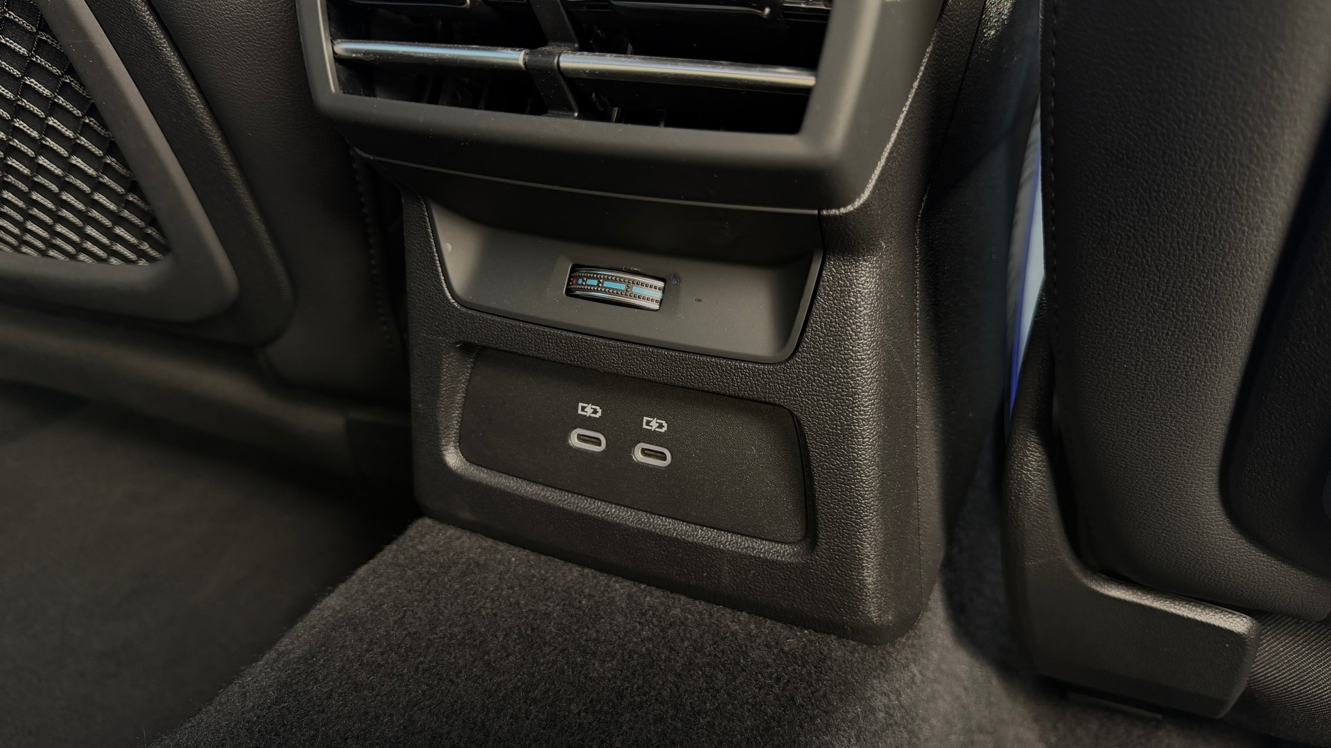 AUDI S3 Sportback TFSI quattro S-tronic Akrapovič-image-30