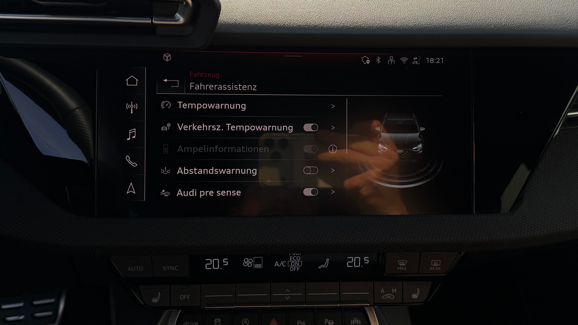 AUDI S3 Sportback TFSI quattro S-tronic Akrapovič-image-27