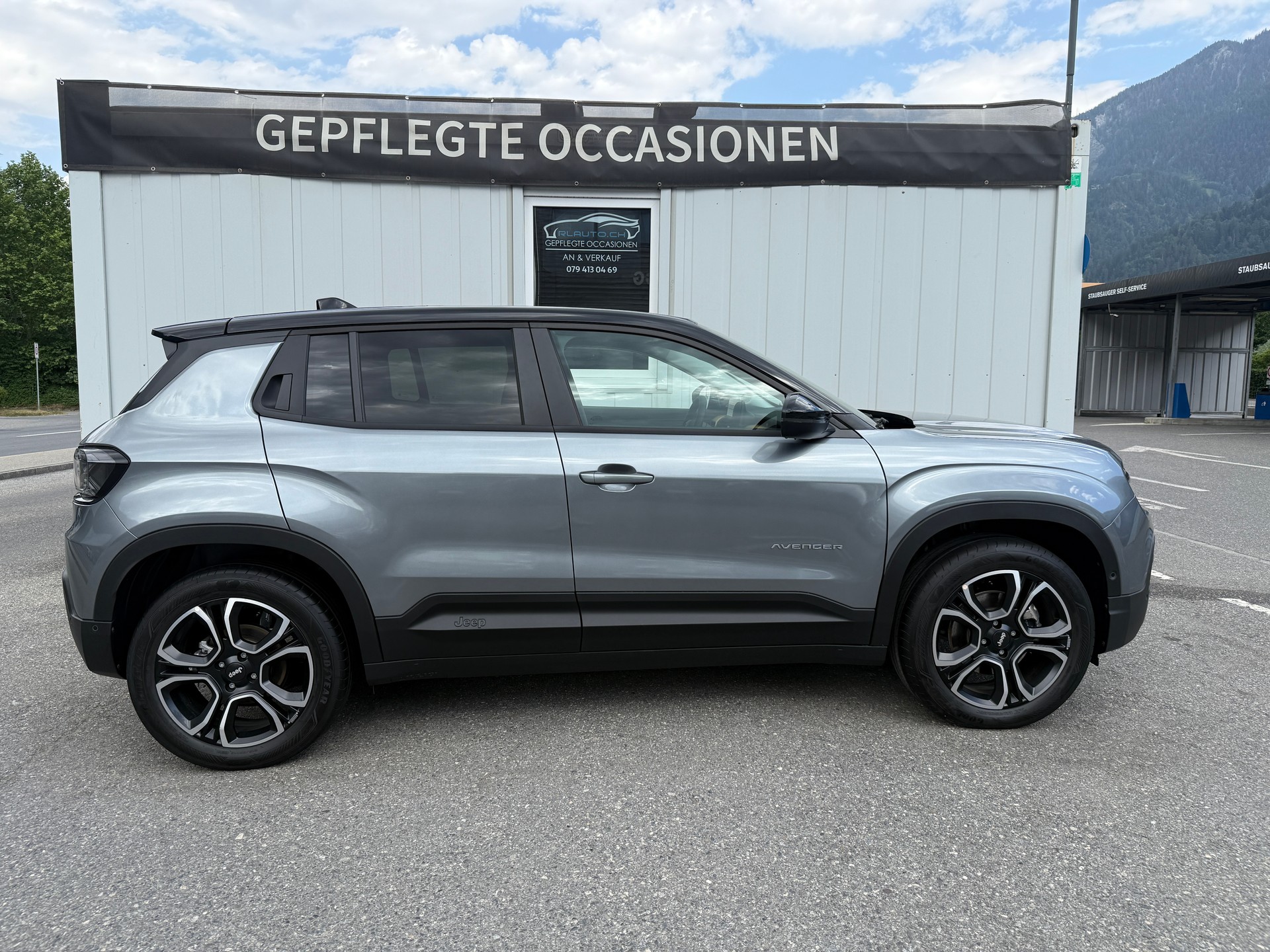 JEEP Avenger 54kWh Swiss Altitude Plus Sky * NEUWAGEN MIT TAGESZULASUNG *-showroom-element-2