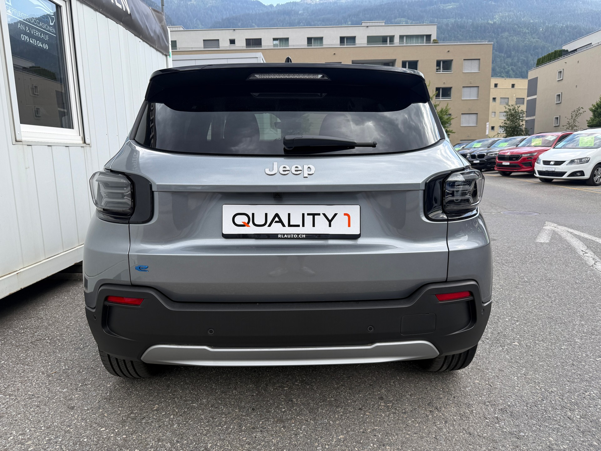 JEEP Avenger 54kWh Swiss Altitude Plus Sky * NEUWAGEN MIT TAGESZULASUNG *-image-4