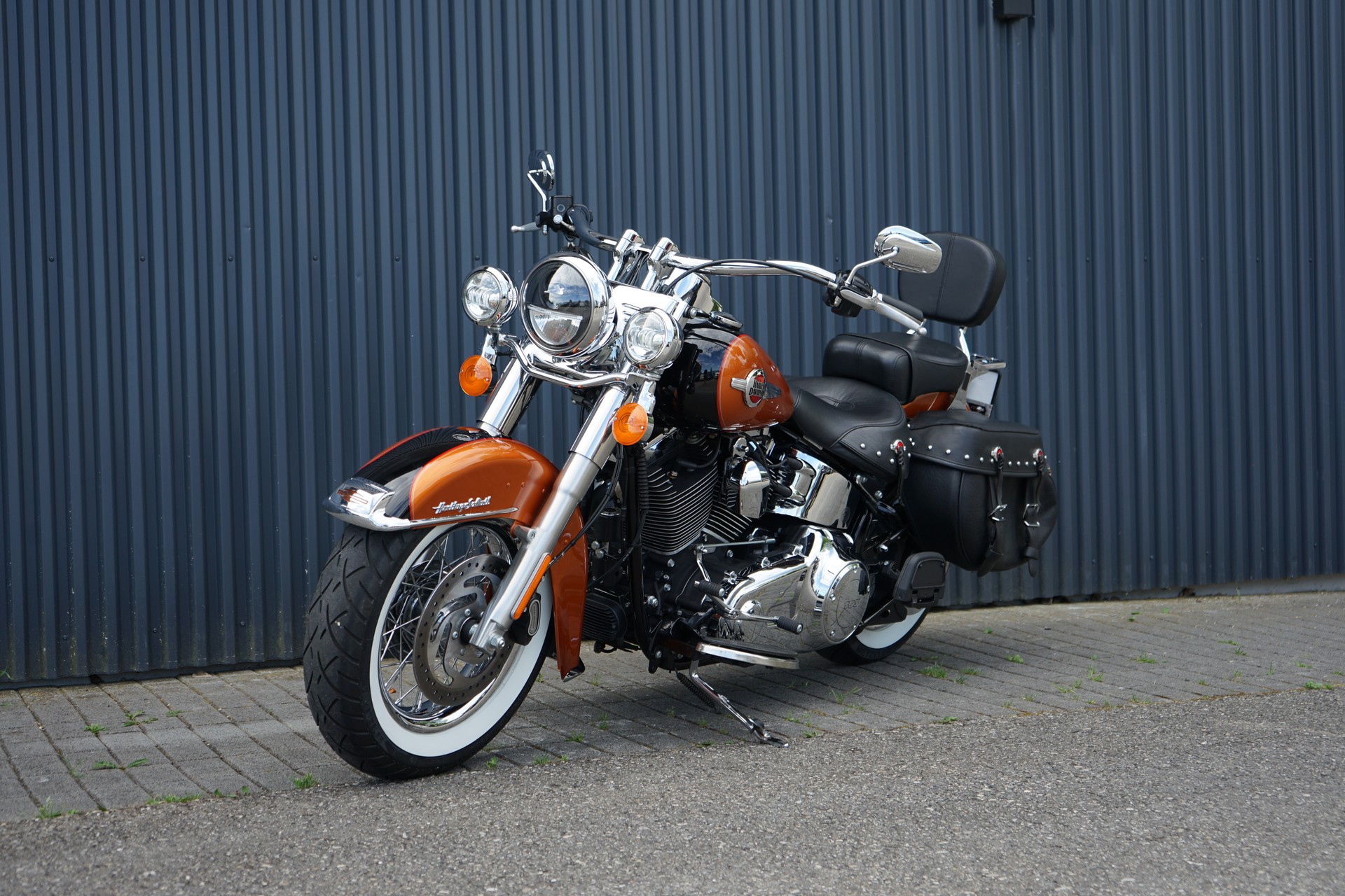 HARLEY-DAVIDSON FLSTC Softail Heritage Classic ABS-showroom-element-2