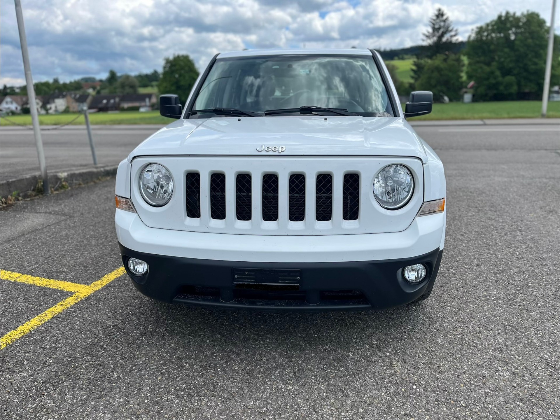 JEEP Benzin 2,4i Euro B5b Handschaltung 5 Gang-image-1