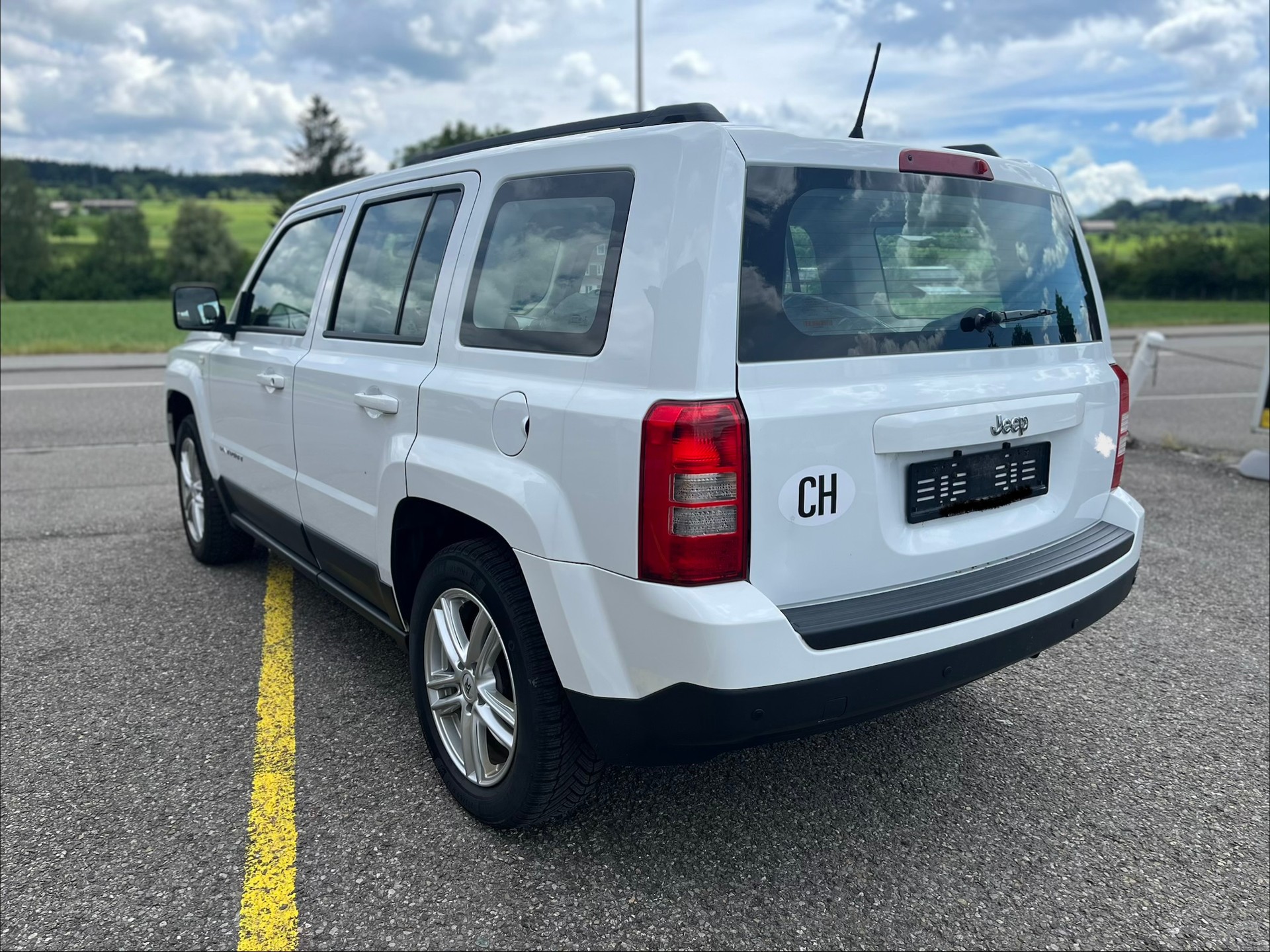 JEEP Benzin 2,4i Euro B5b Handschaltung 5 Gang-image-3