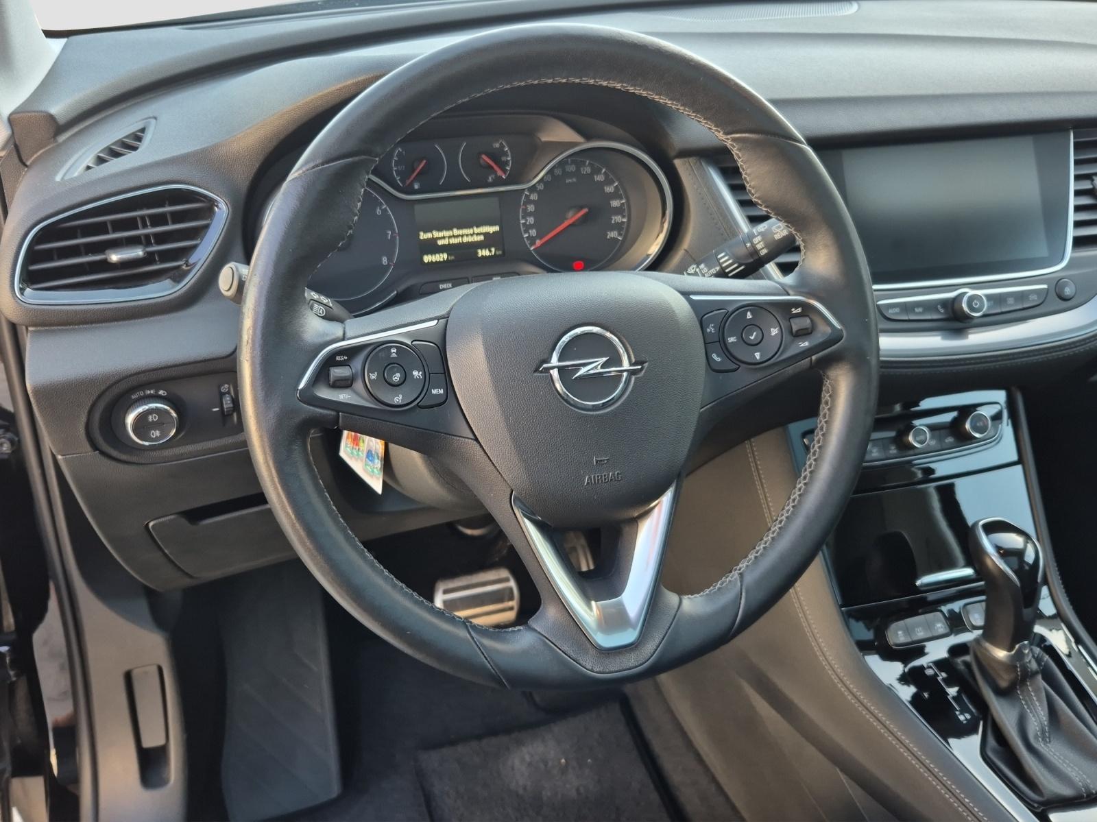 OPEL Grandland X 1.6 T Ultimate-image-11