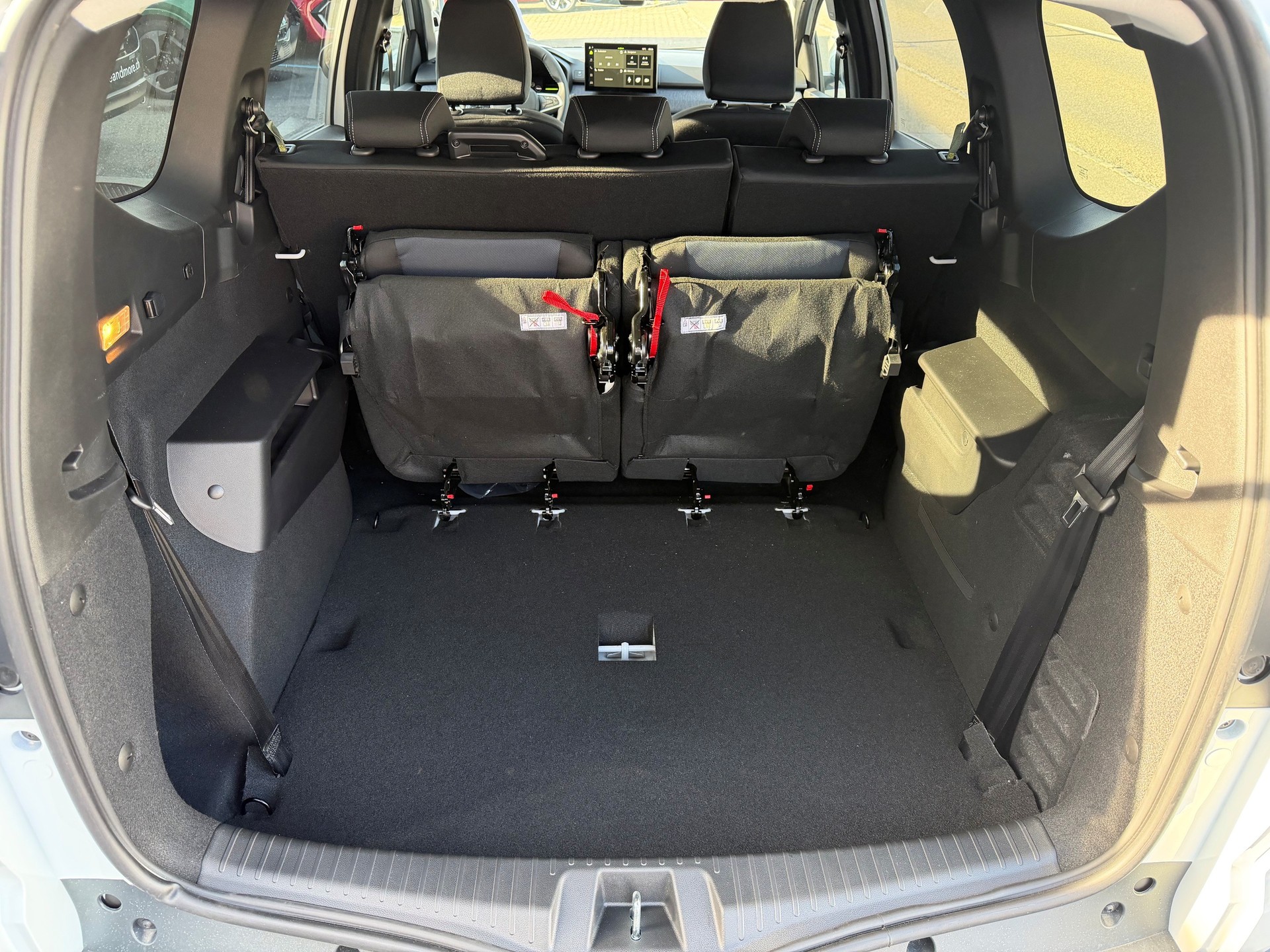 DACIA Jogger HEV 155 Journey-image-10