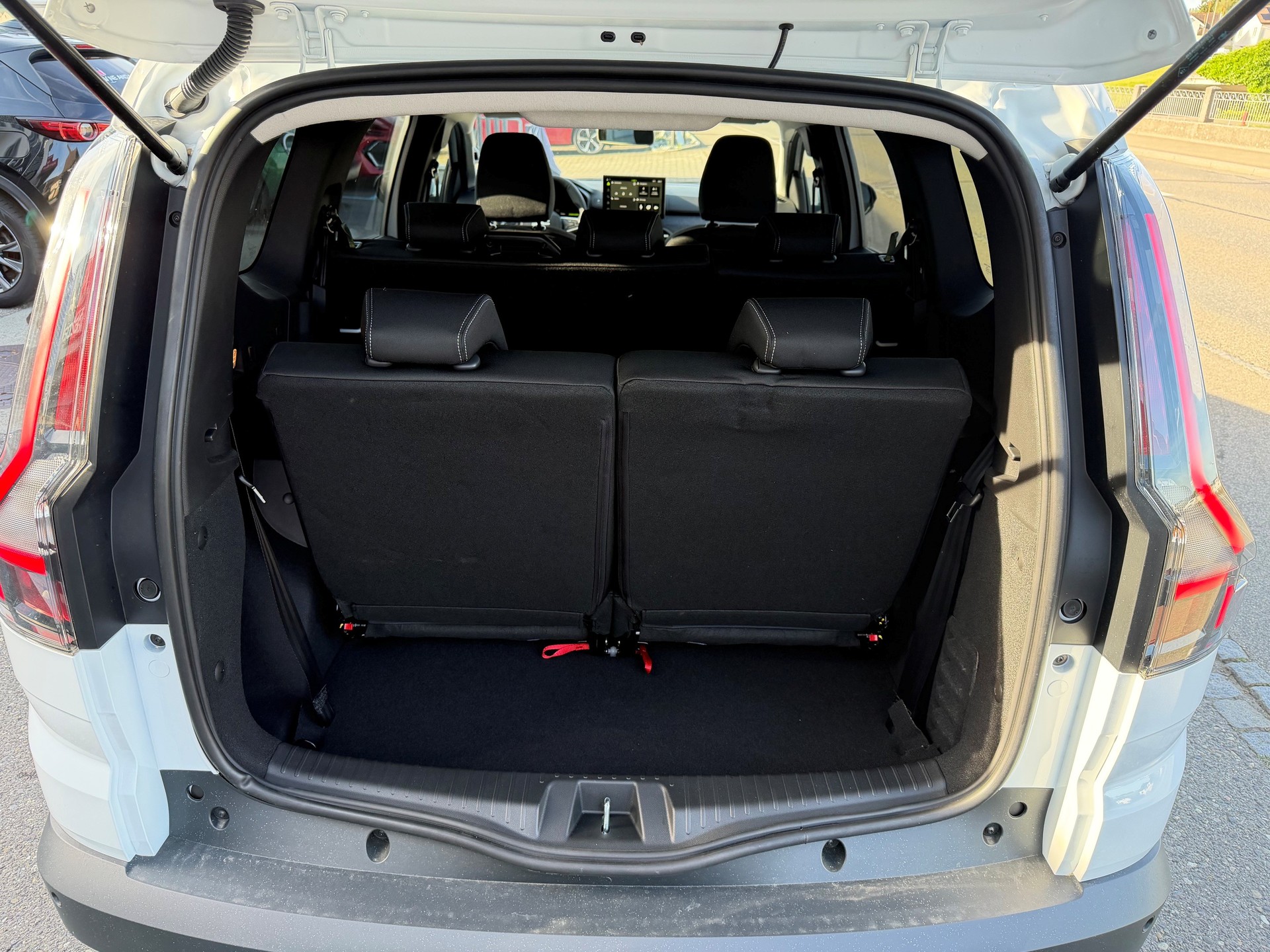 DACIA Jogger HEV 155 Journey-image-11