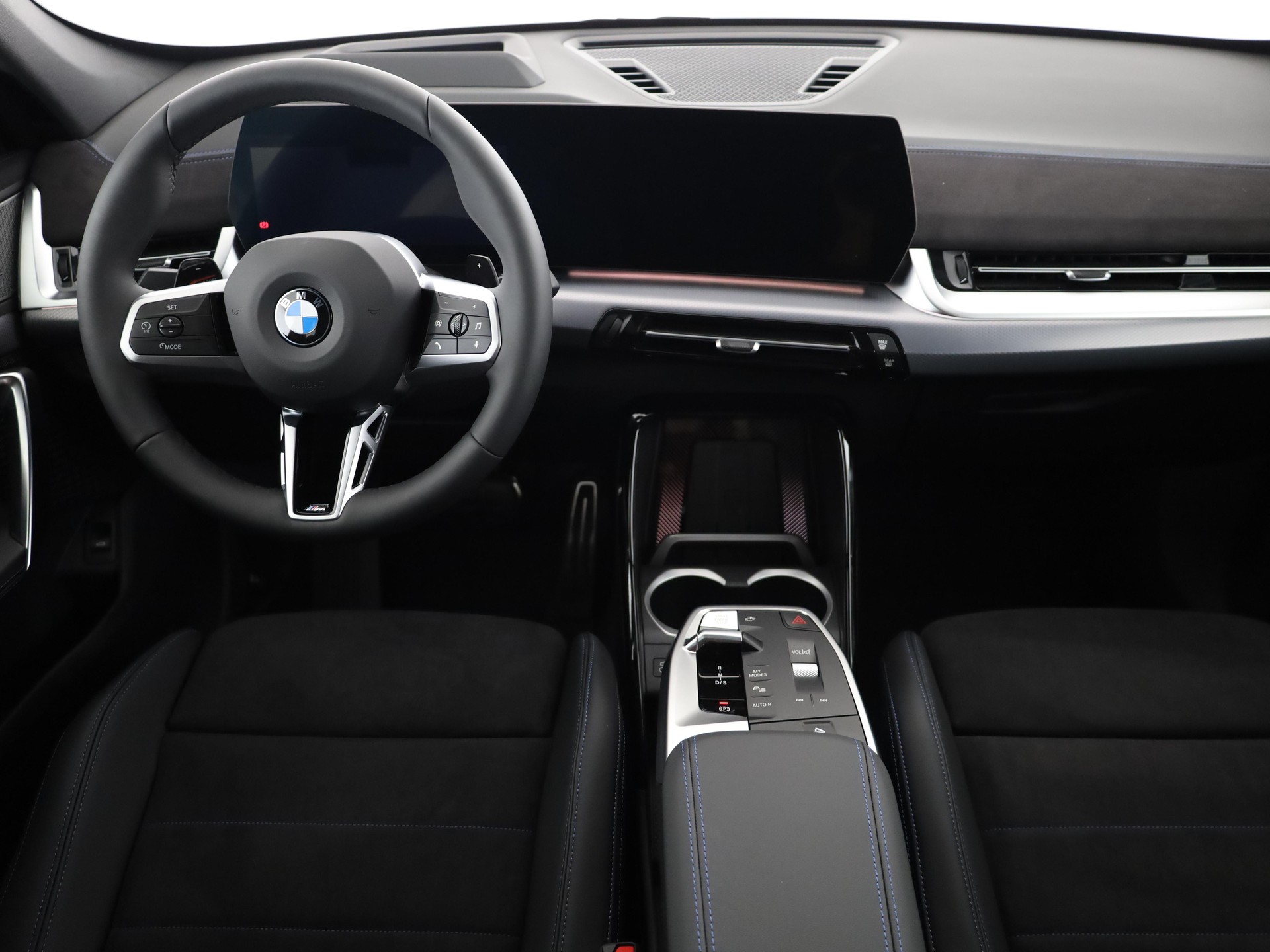 BMW X1 23i xDrive paddles-image-16