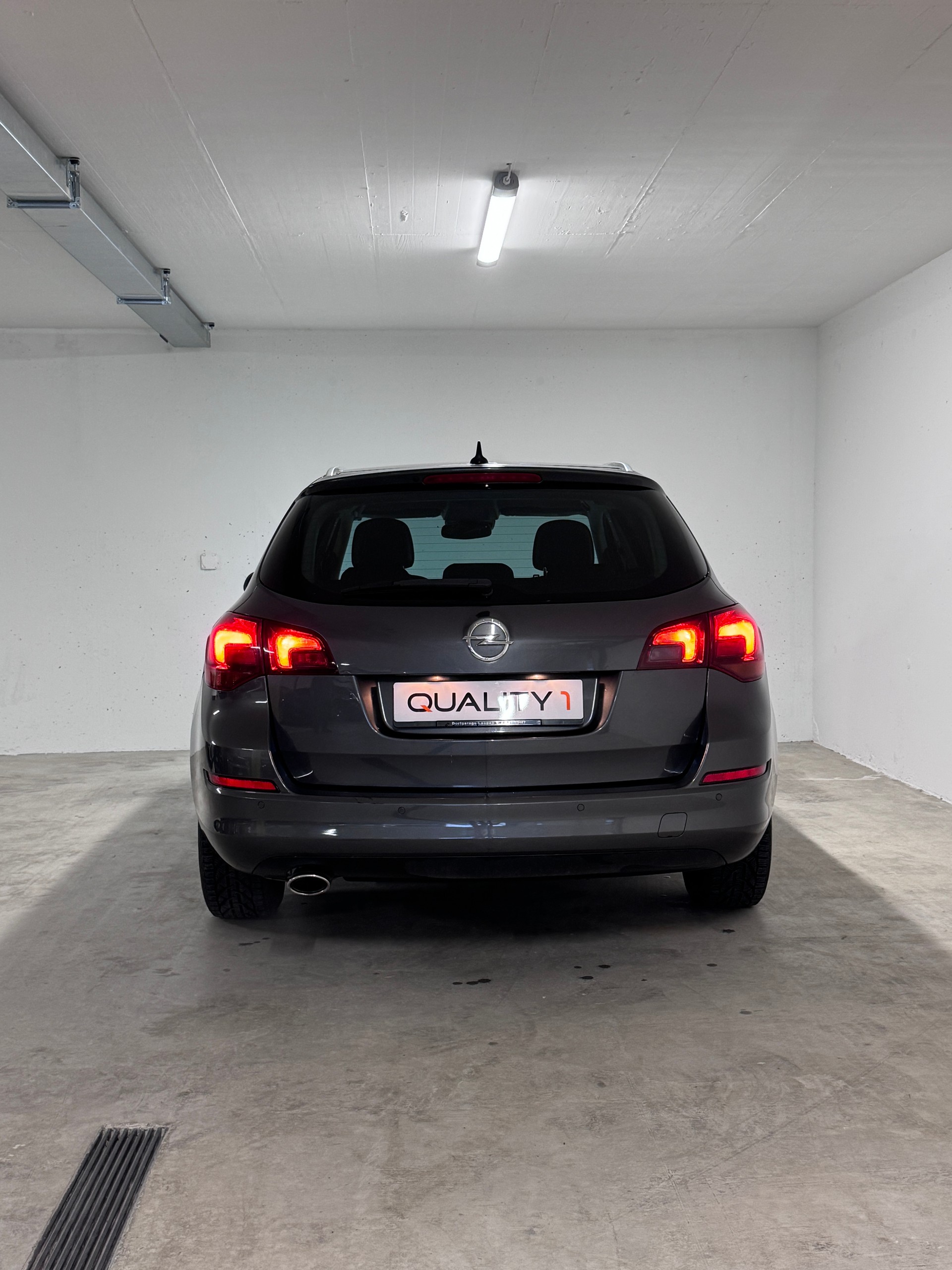 OPEL Astra SportsTourer 1.6i 16V Turbo Cosmo Automatic-image-3