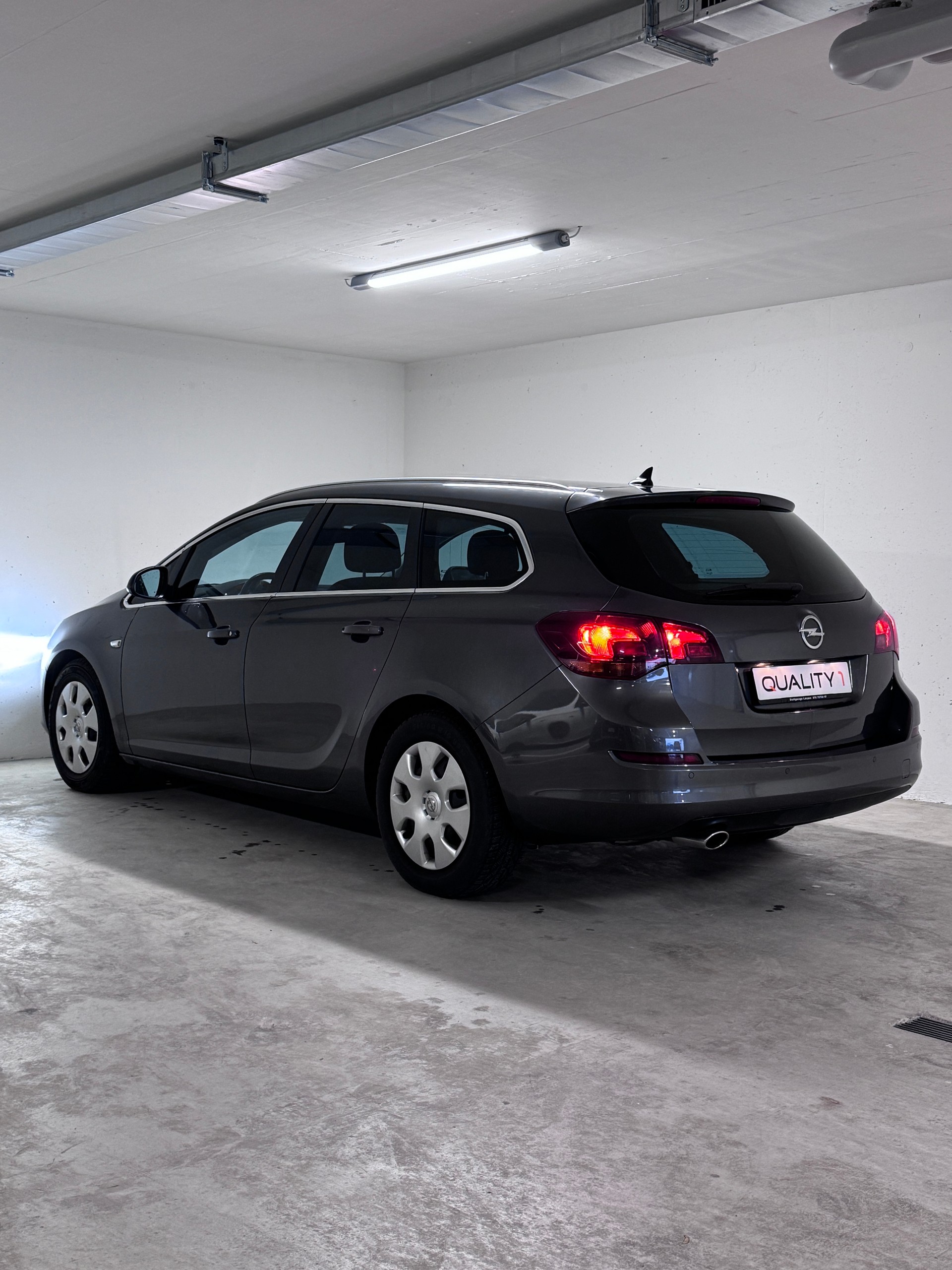 OPEL Astra SportsTourer 1.6i 16V Turbo Cosmo Automatic-image-4