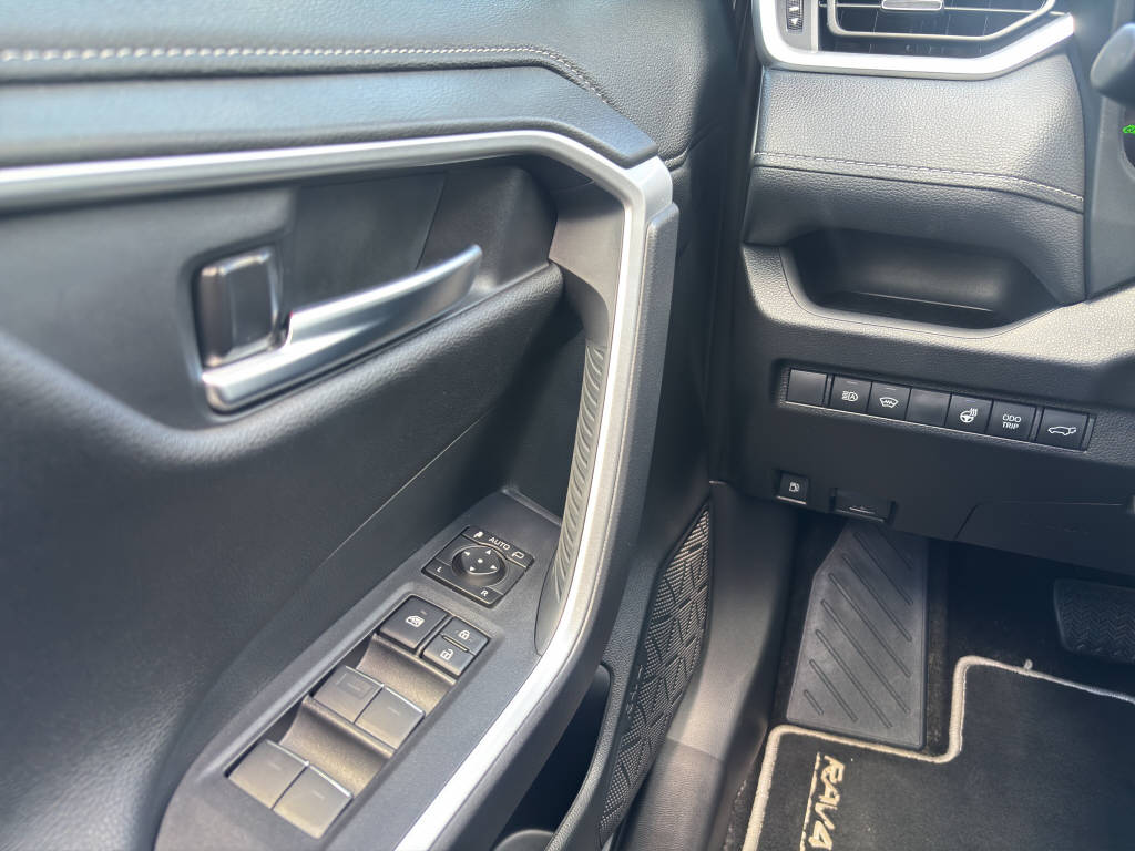 TOYOTA RAV-4 2.5 HEV Trend-image-12