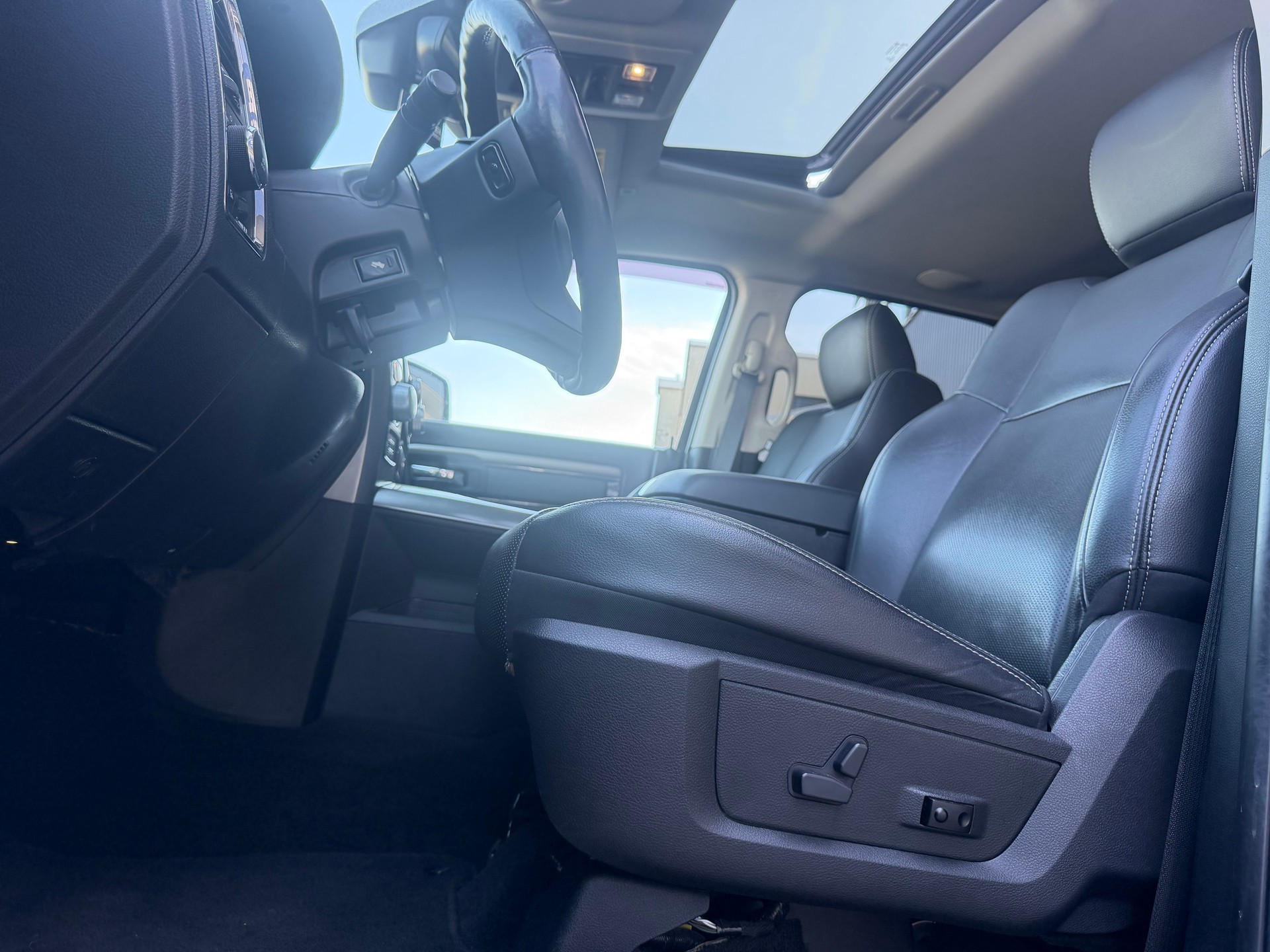 DODGE Ram 1500-image-8