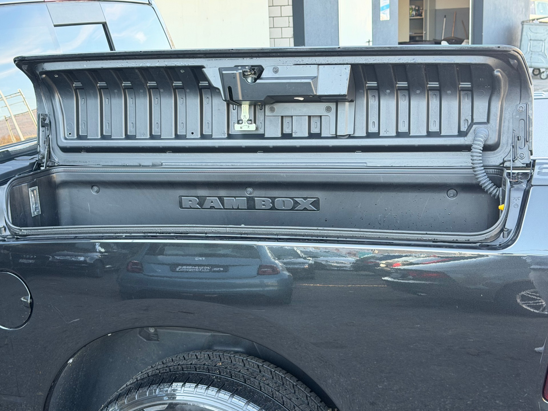 DODGE Ram 1500-image-6