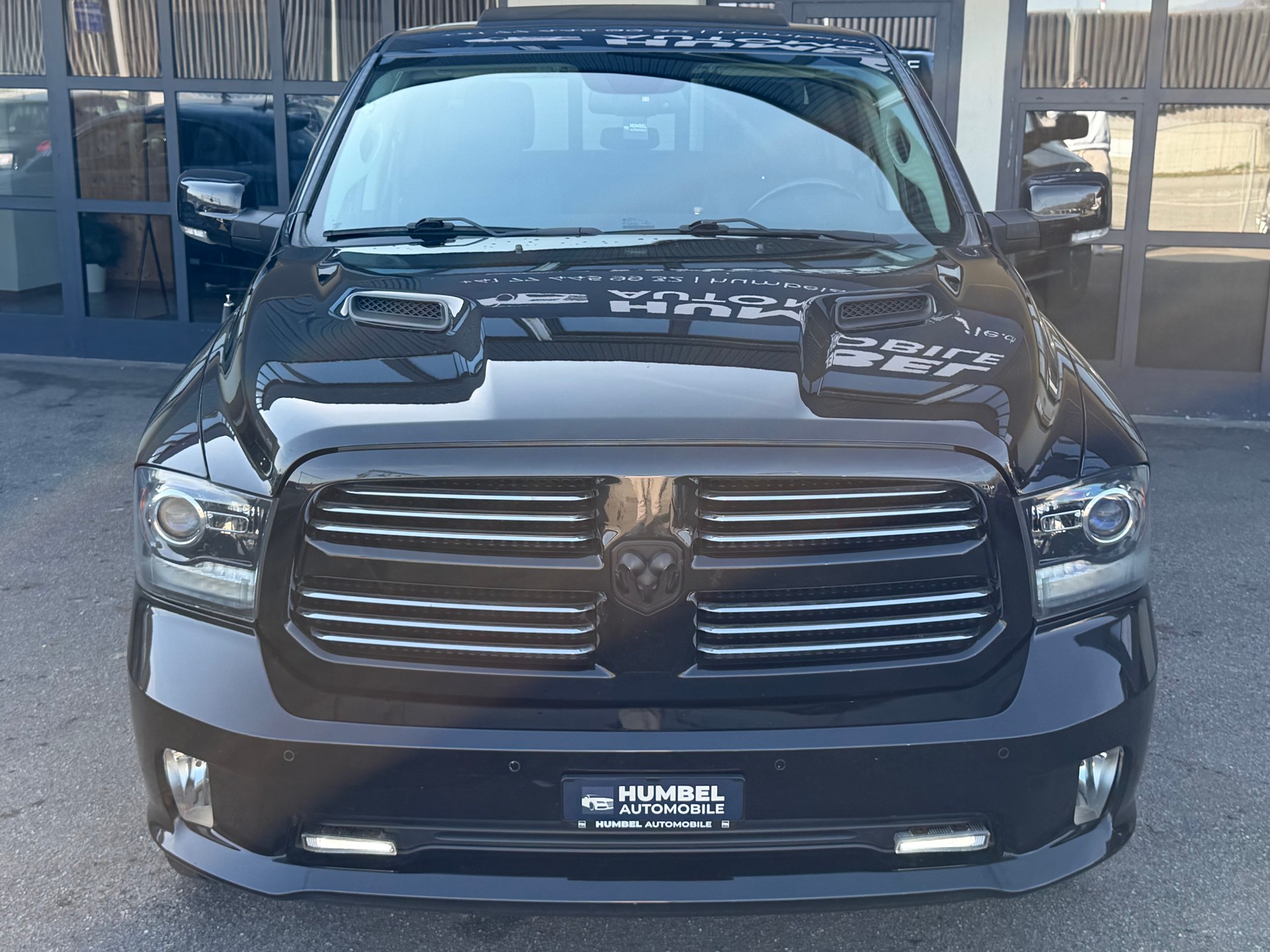 DODGE Ram 1500-image-1