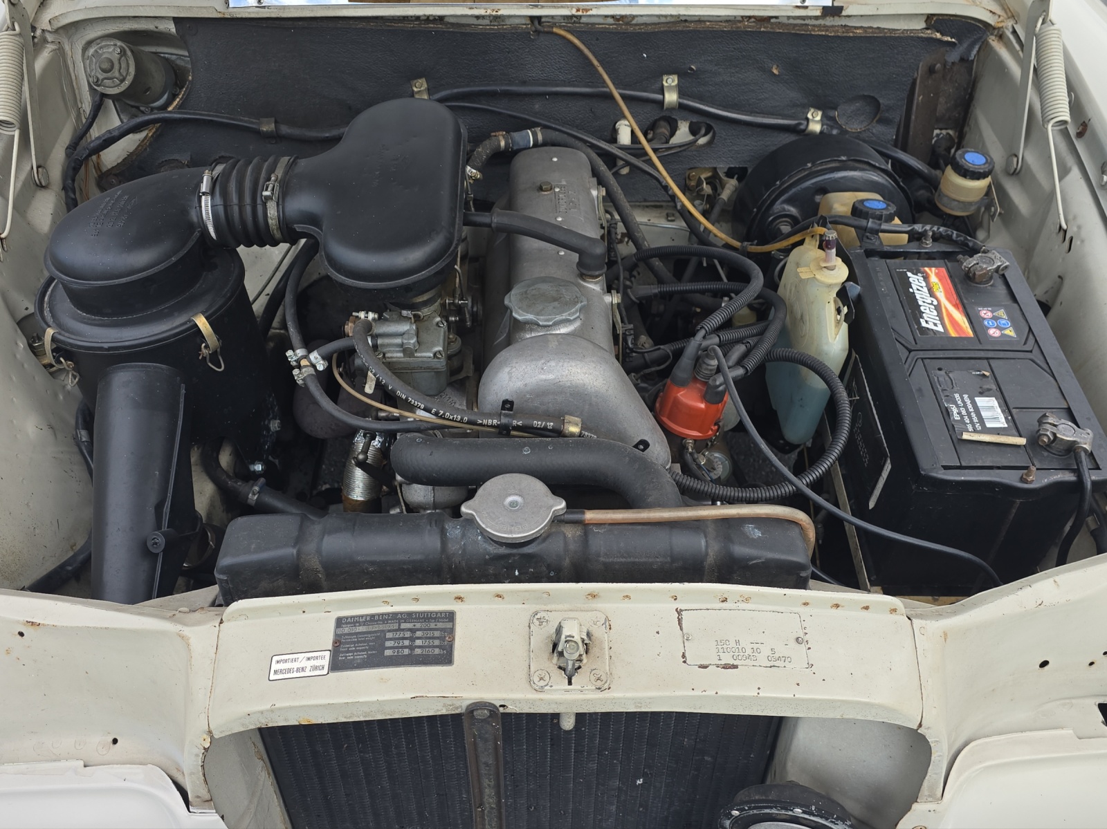 MERCEDES-BENZ 200-image-18