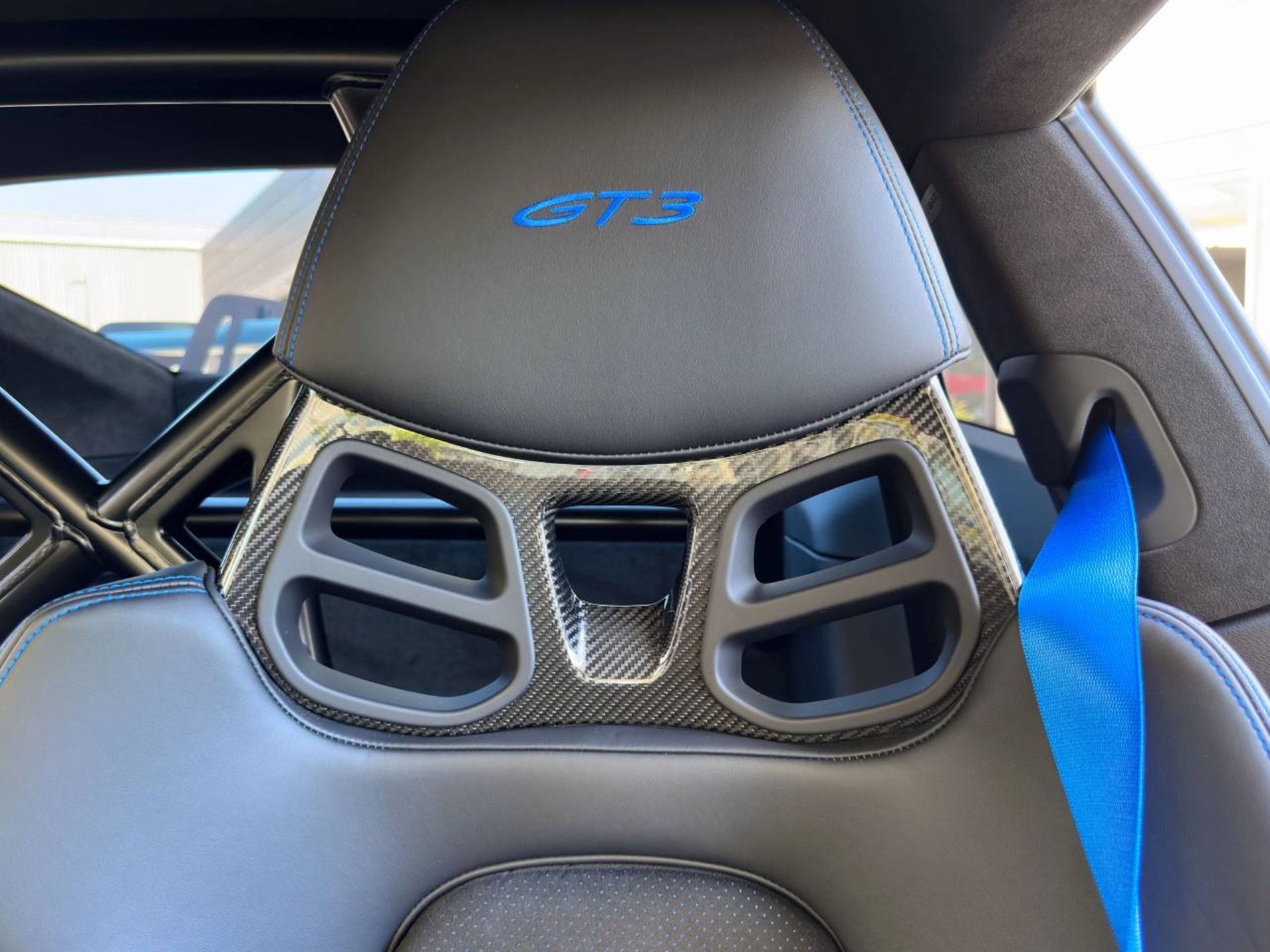 PORSCHE 911 GT3-image-22