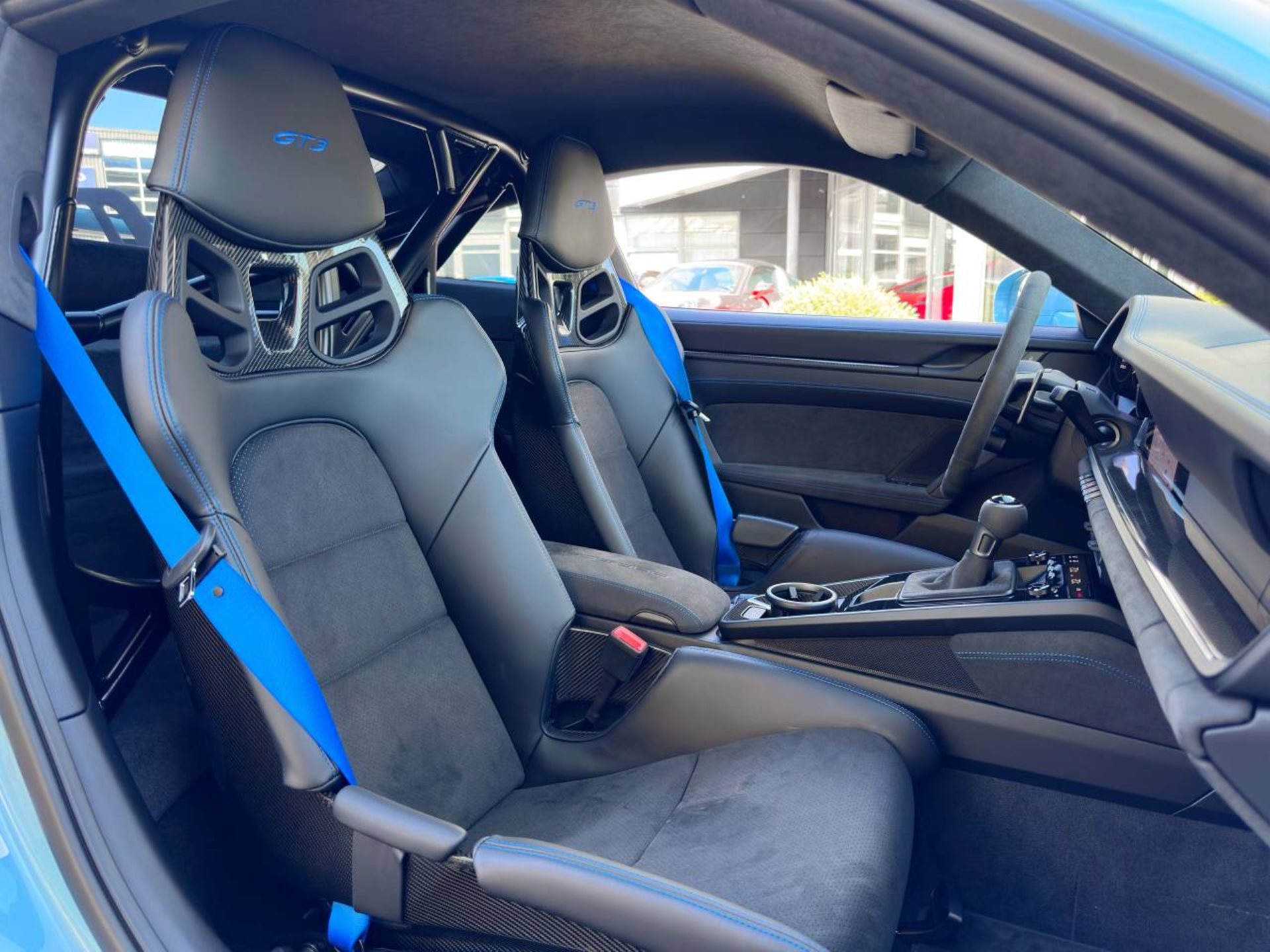 PORSCHE 911 GT3-image-18