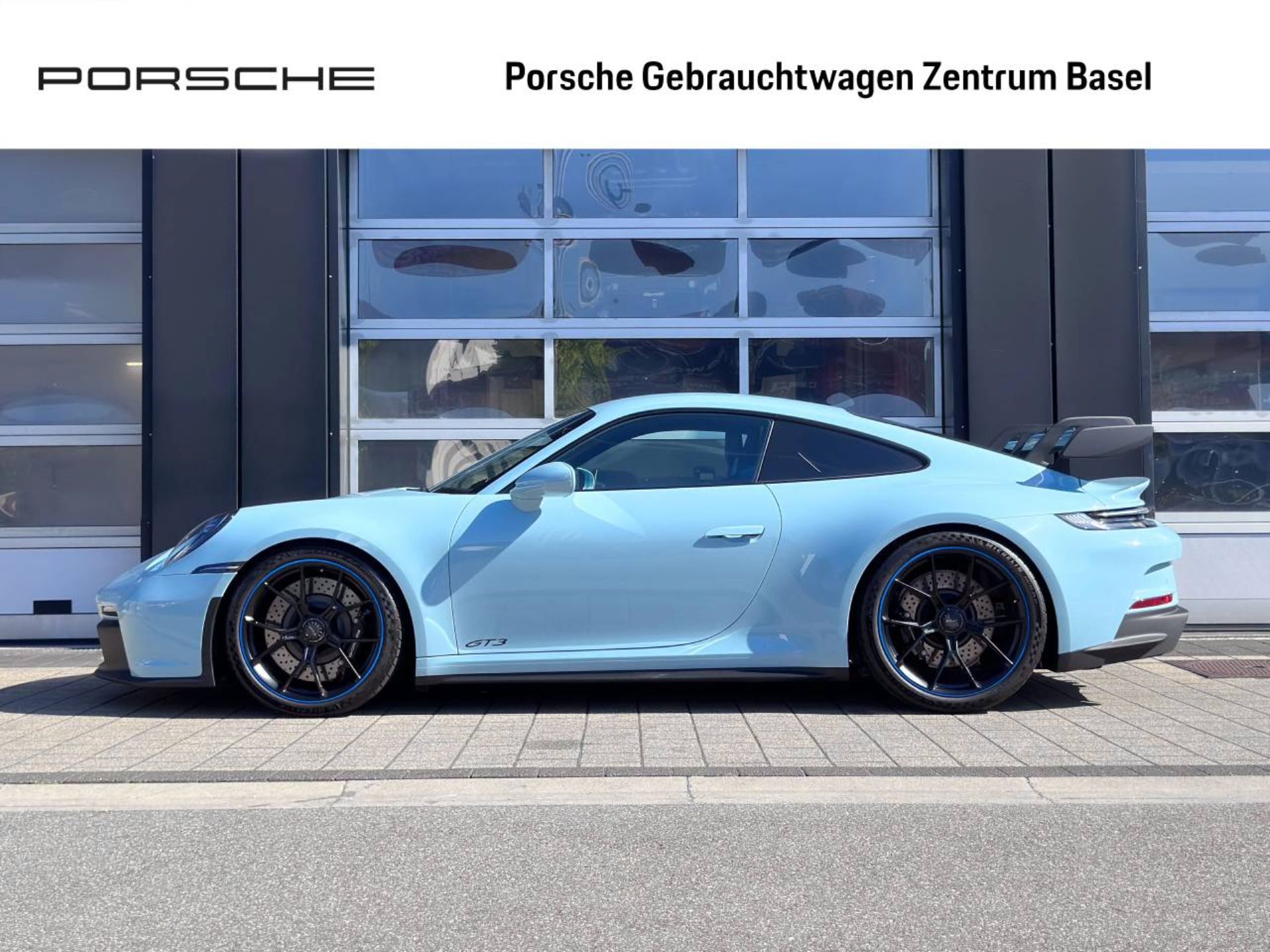 PORSCHE 911 GT3-showroom-element-1