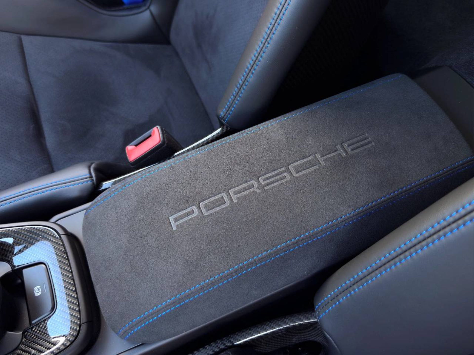 PORSCHE 911 GT3-image-24