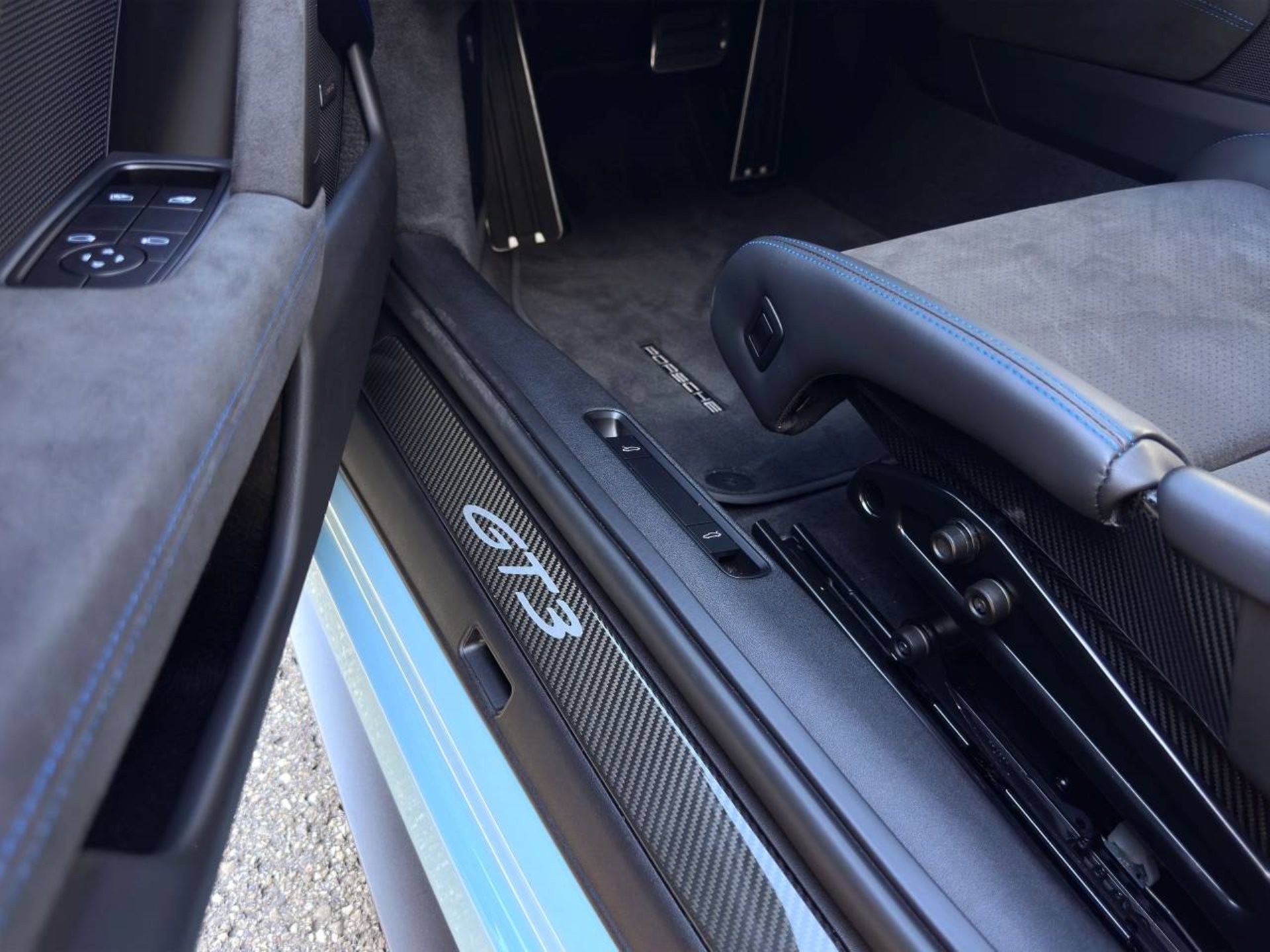 PORSCHE 911 GT3-image-28