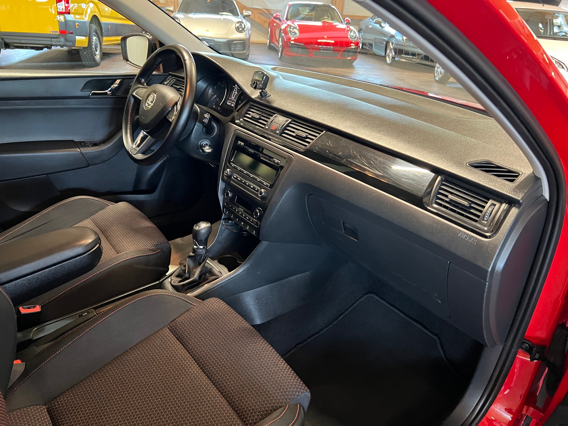 SKODA Rapid Spaceback 1.2 TSI Ambition-image-12