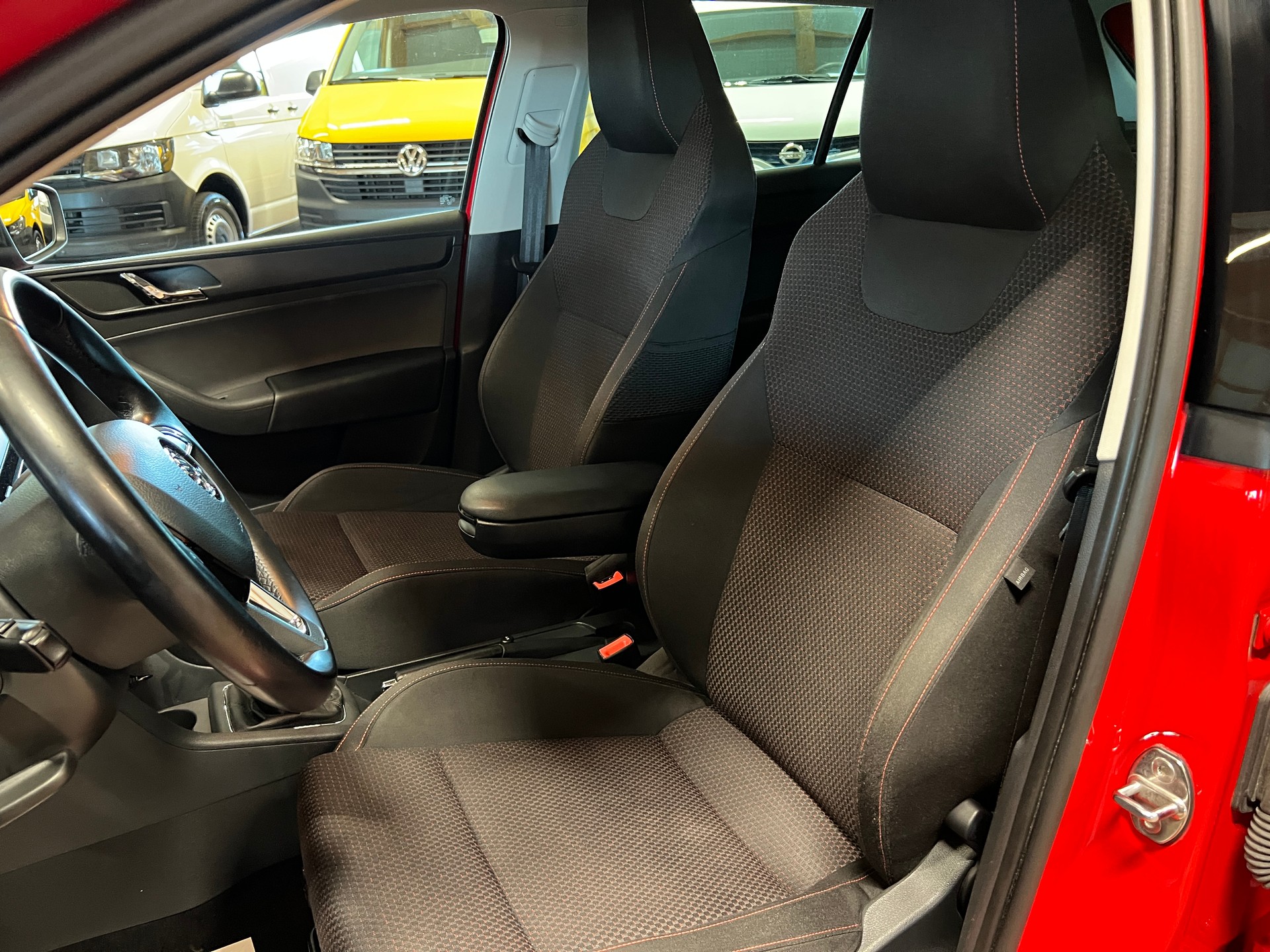 SKODA Rapid Spaceback 1.2 TSI Ambition-image-9