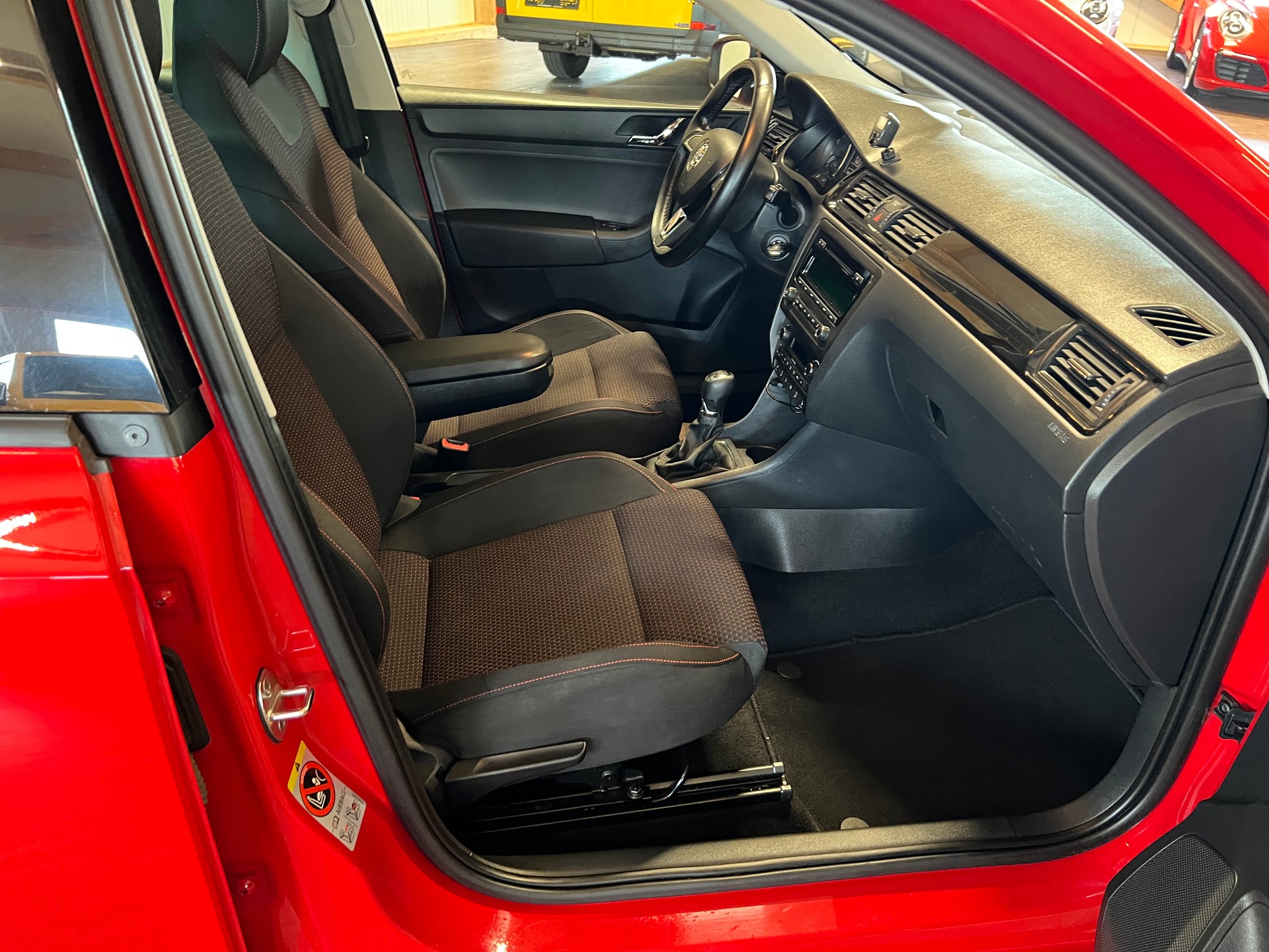 SKODA Rapid Spaceback 1.2 TSI Ambition-image-11