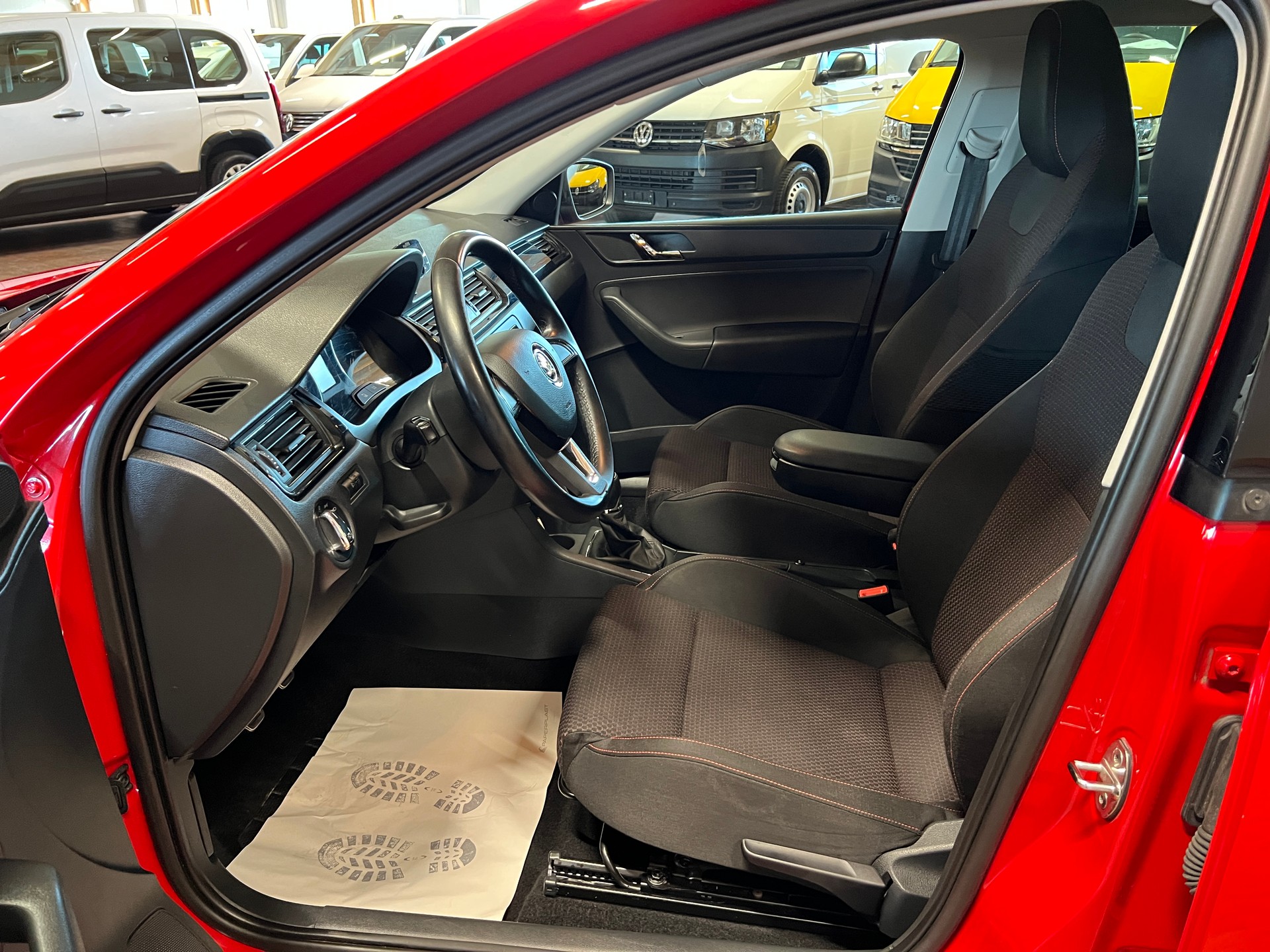 SKODA Rapid Spaceback 1.2 TSI Ambition-image-8