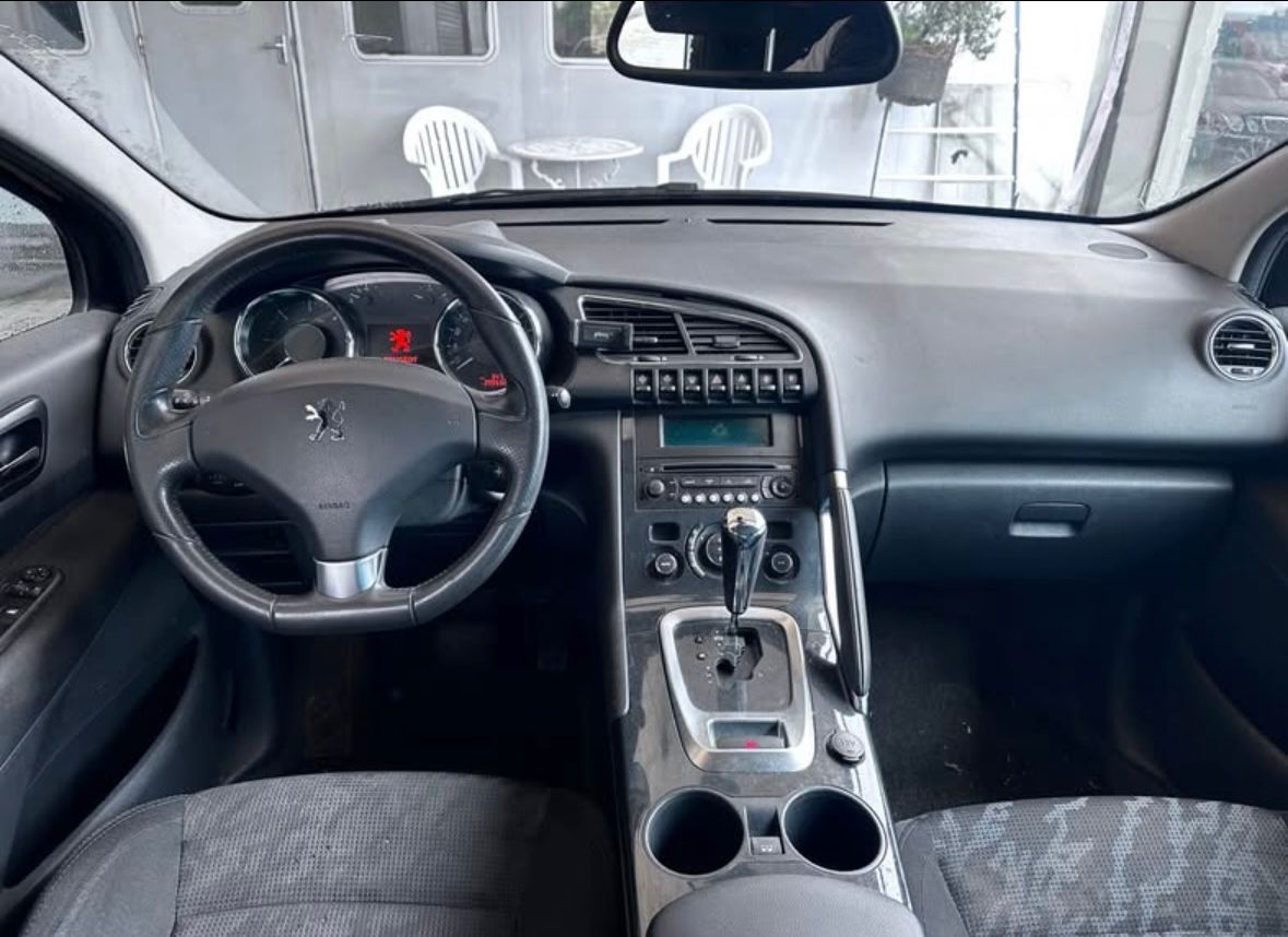 PEUGEOT 3008 2.0 HDI Platinum Tiptronic-image-5