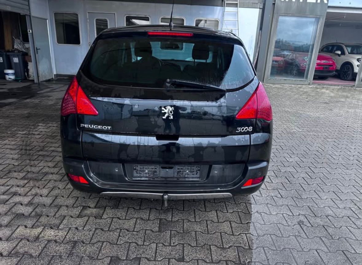 PEUGEOT 3008 2.0 HDI Platinum Tiptronic-image-4
