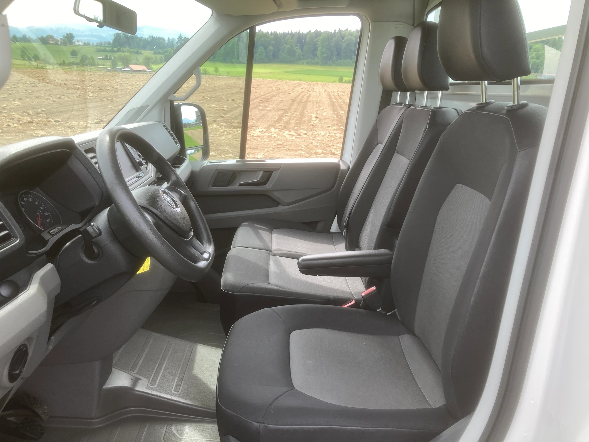 VW Crafter 35 2.0 TDI Brücke mit 3`500 KG Anhängelast-image-8