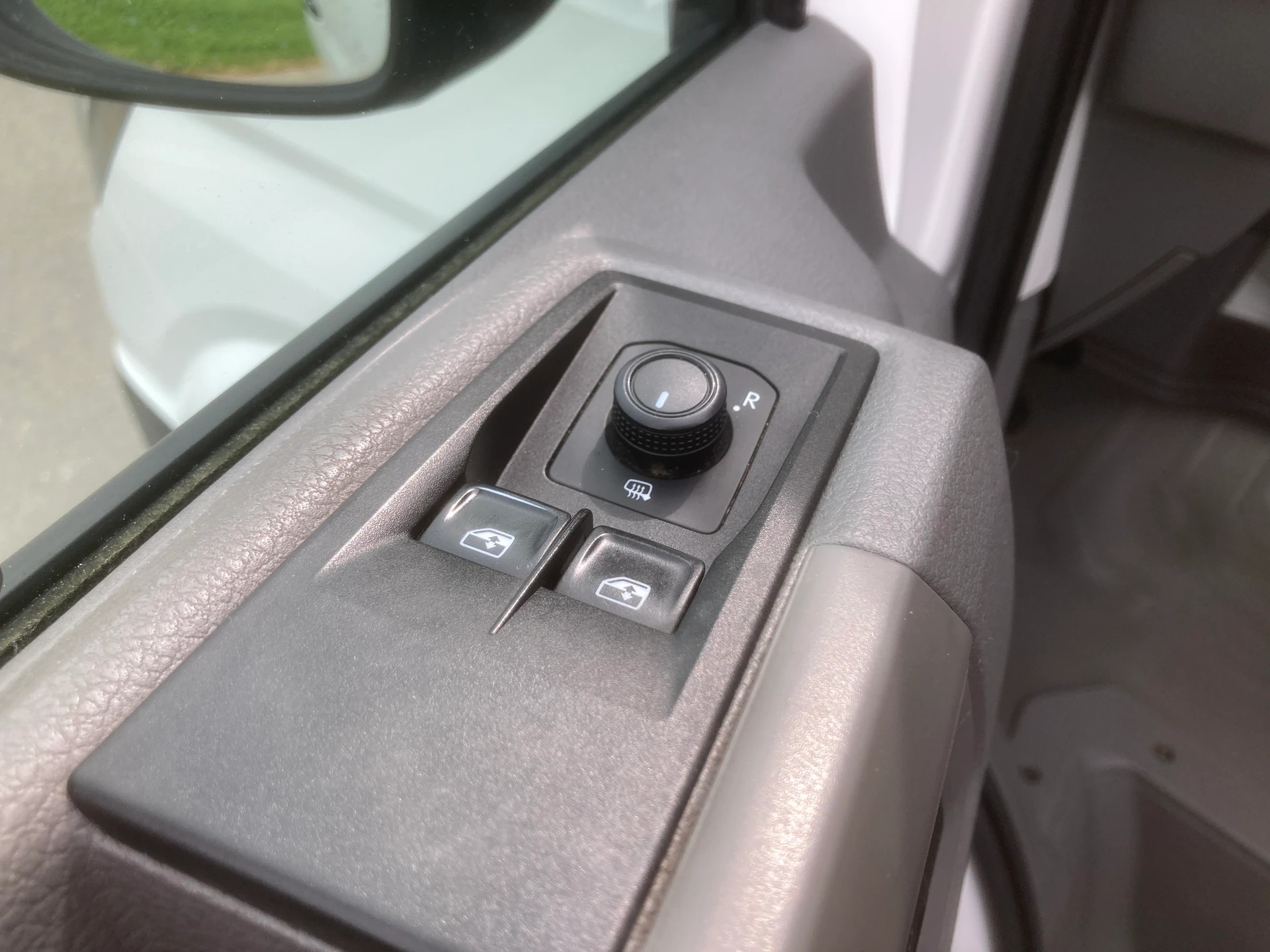 VW Crafter 35 2.0 TDI Brücke mit 3`500 KG Anhängelast-image-9