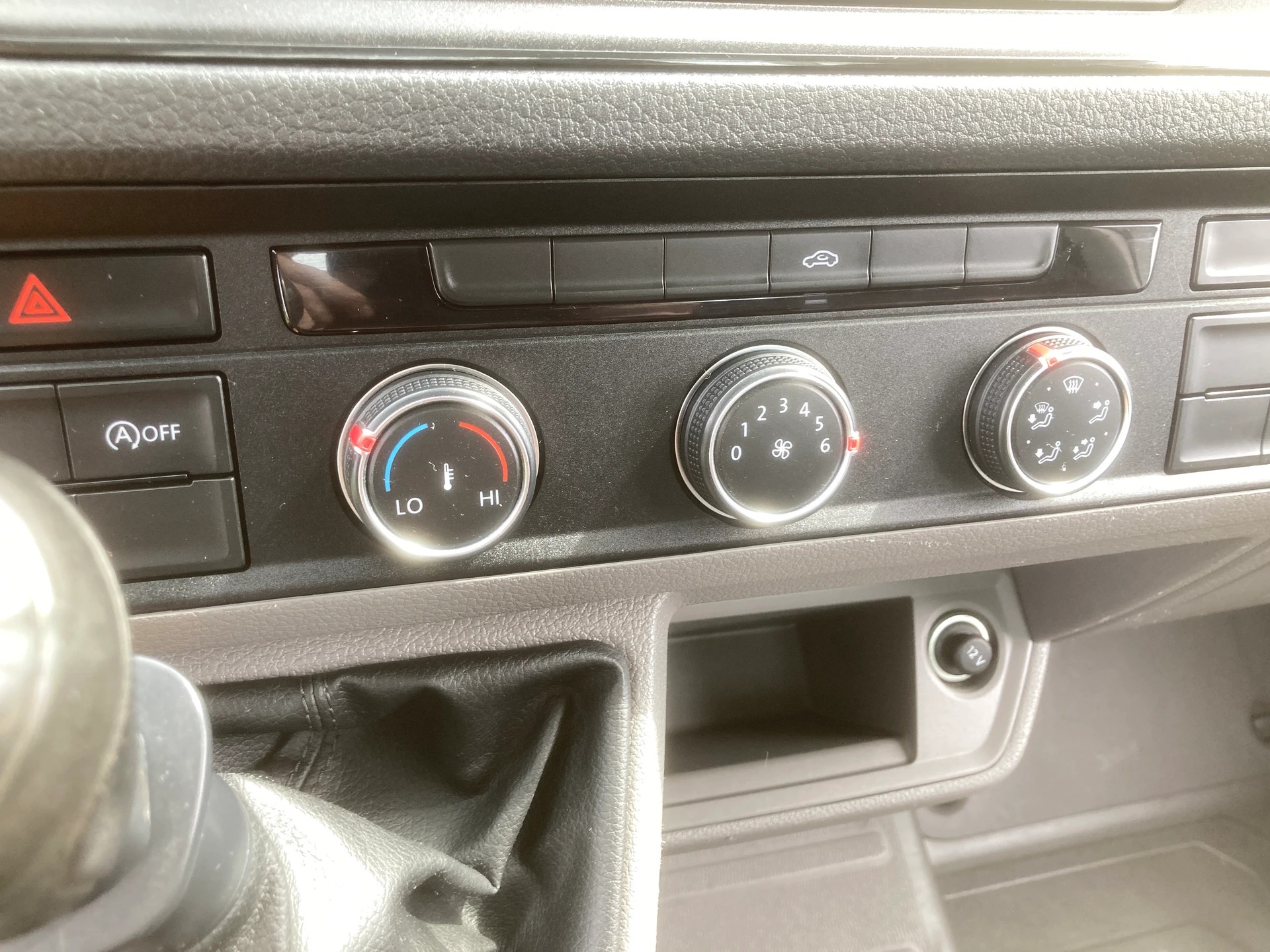 VW Crafter 35 2.0 TDI Brücke mit 3`500 KG Anhängelast-image-11