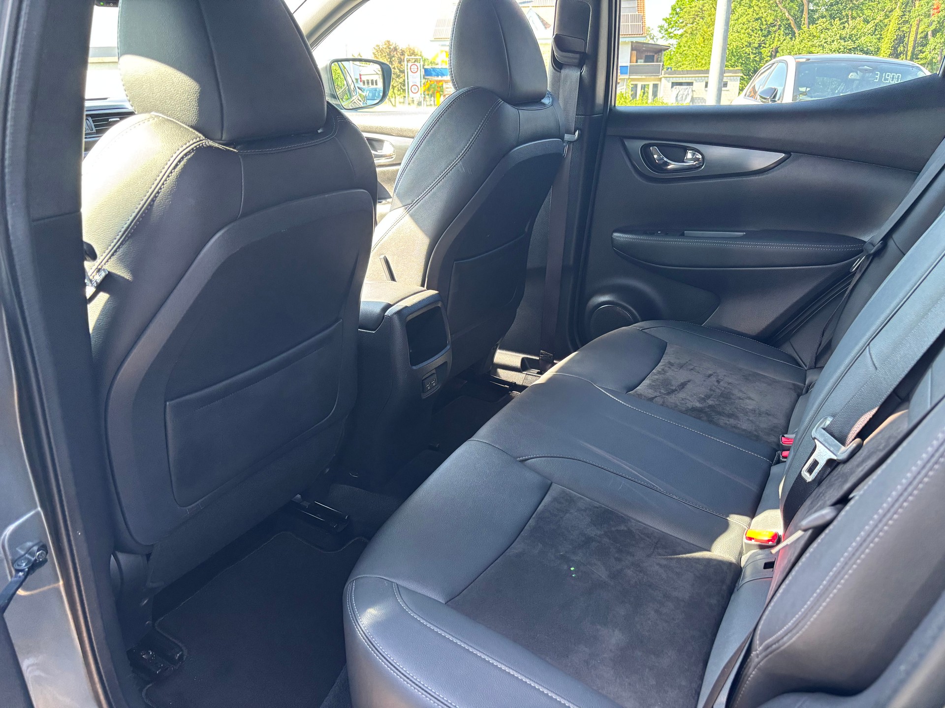 NISSAN Qashqai 1.7 dCi N-Tec 4x4-image-8