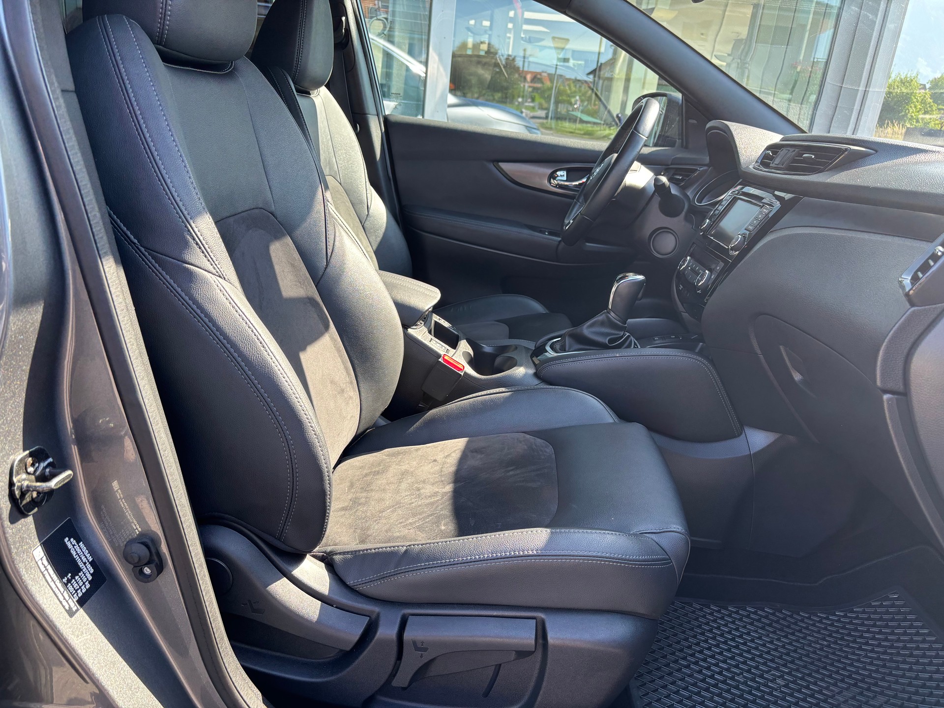 NISSAN Qashqai 1.7 dCi N-Tec 4x4-image-7
