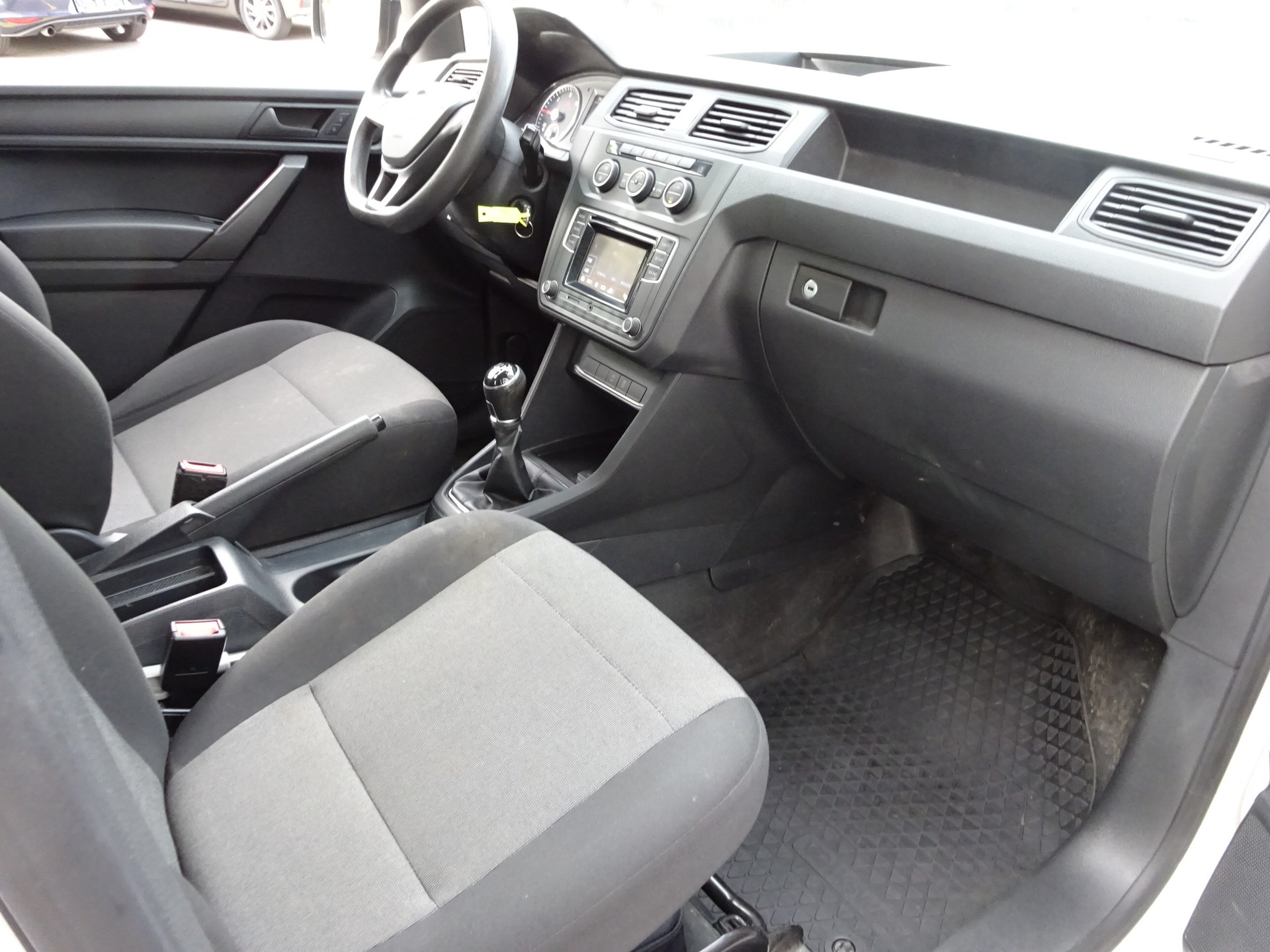 VW Caddy 2.0TDI 4Motion BlueMotion Technology-image-18