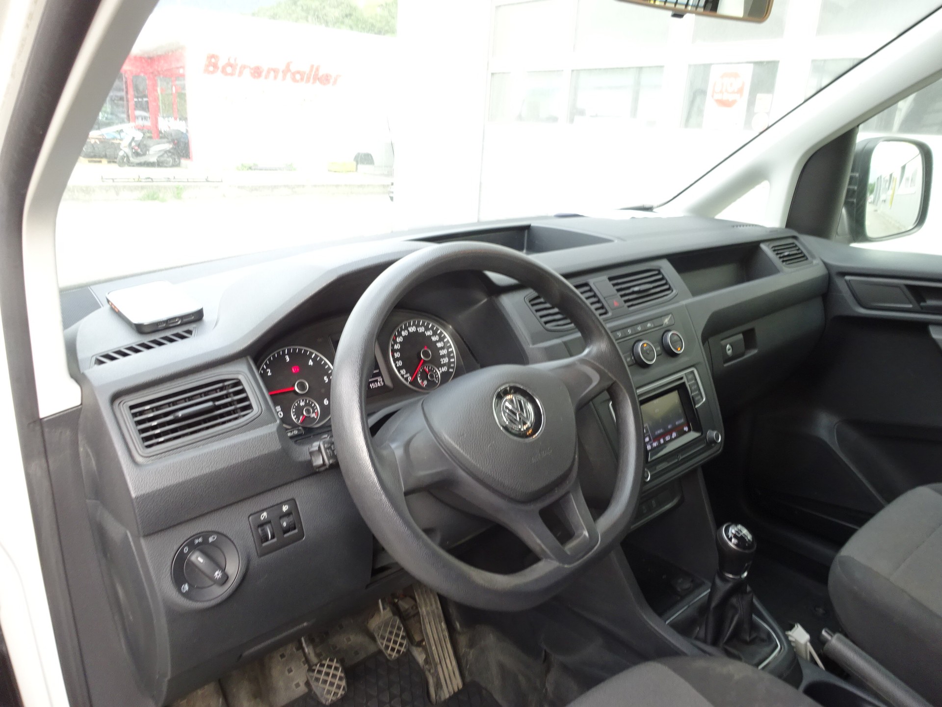 VW Caddy 2.0TDI 4Motion BlueMotion Technology-image-14