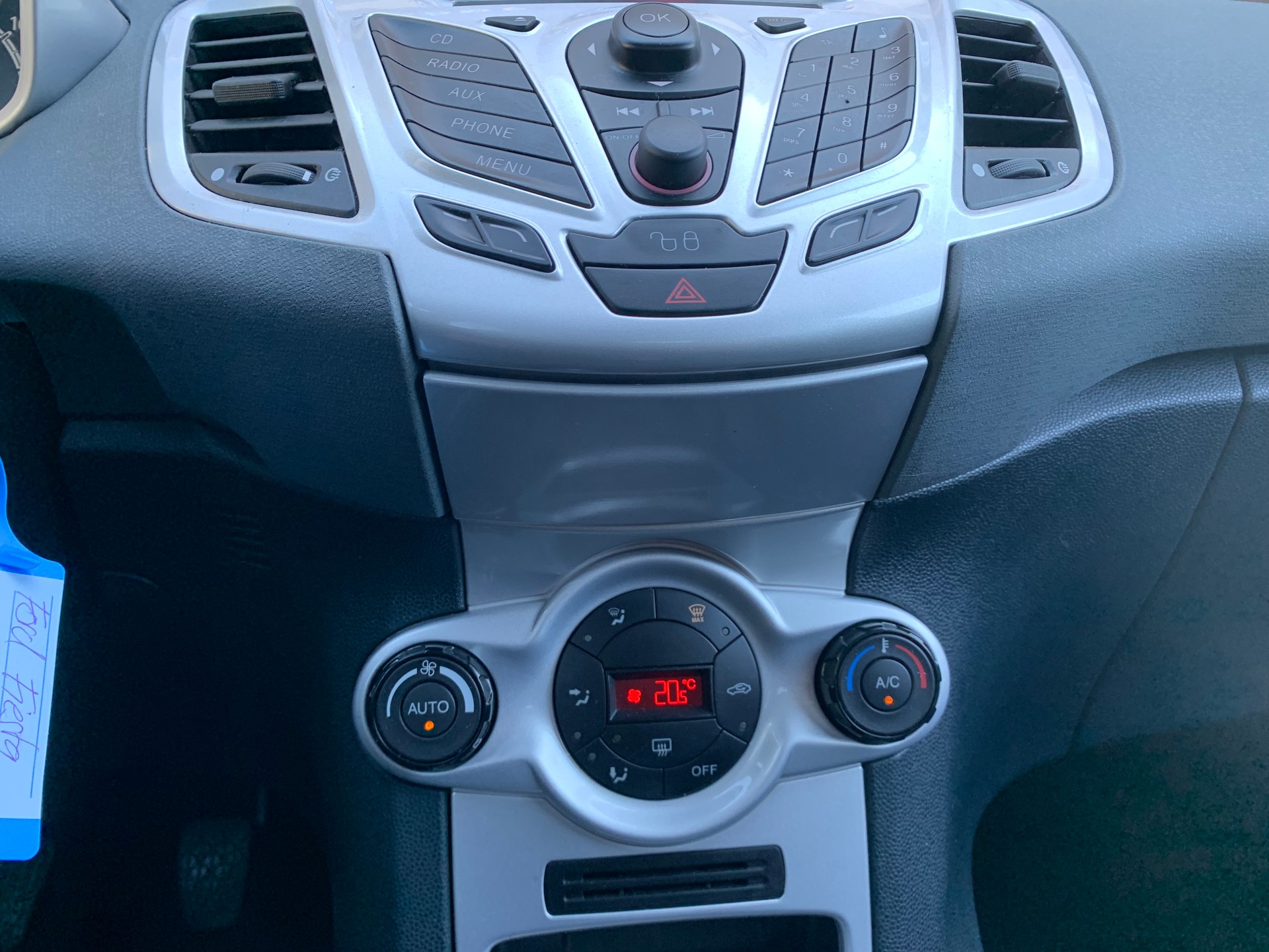 FORD Fiesta 1.25 16V Titanium-image-14
