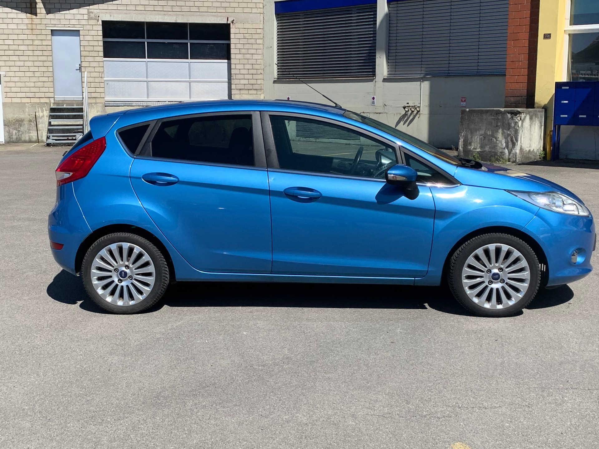 FORD Fiesta 1.25 16V Titanium-image-5