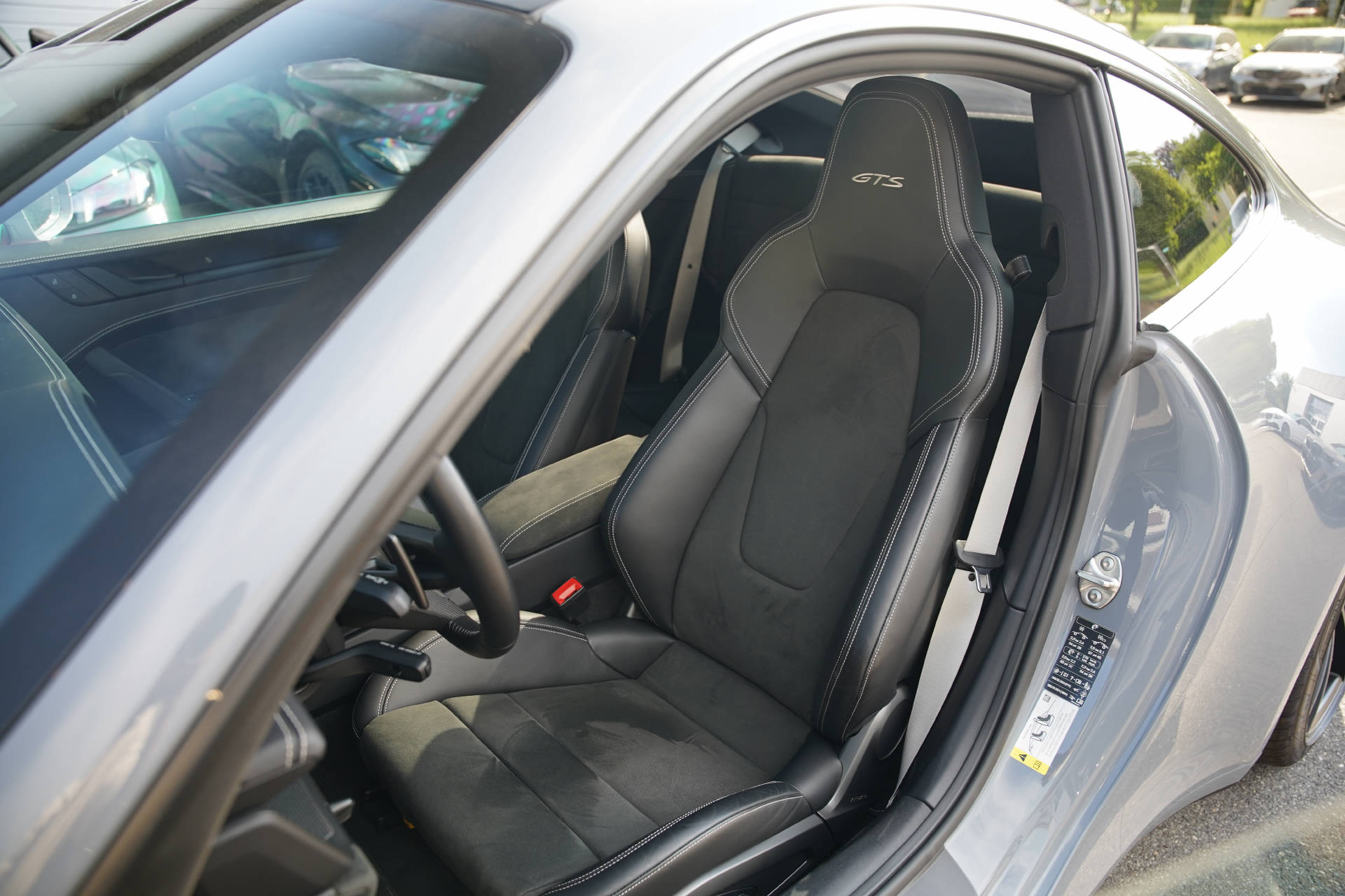 PORSCHE 911 Carrera 4 GTS PDK-image-9