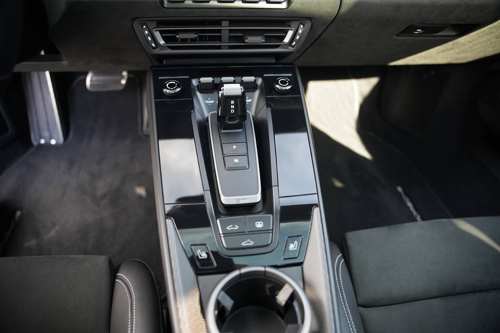 PORSCHE 911 Carrera 4 GTS PDK-image-12