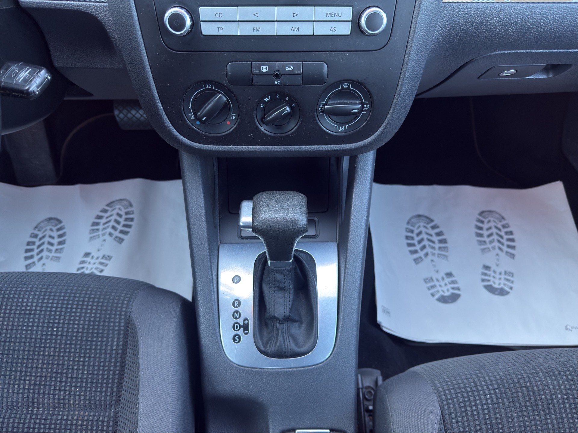 VW Jetta 2.0 FSI Comfortline-image-10