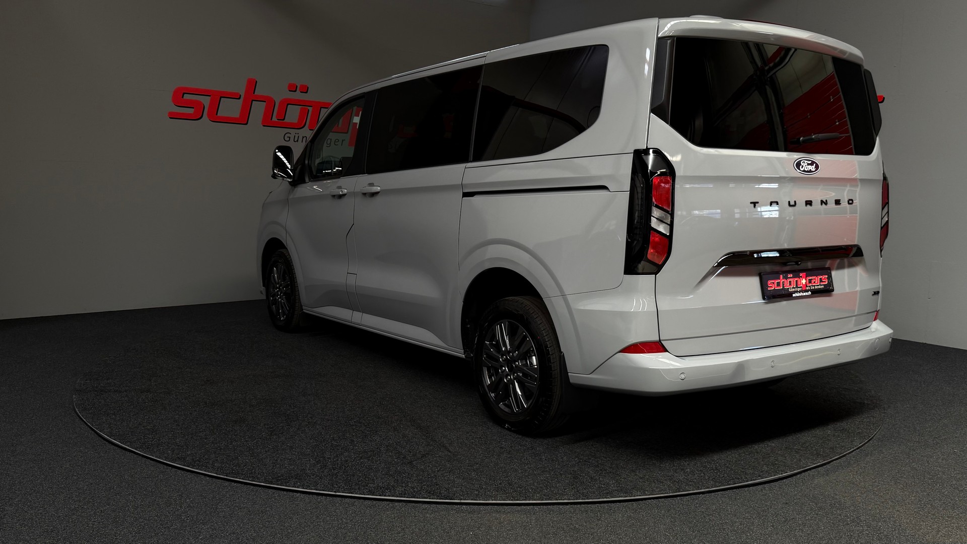FORD Tourneo Bus 320 L1H1 Titanium Automat 4x4-image-3