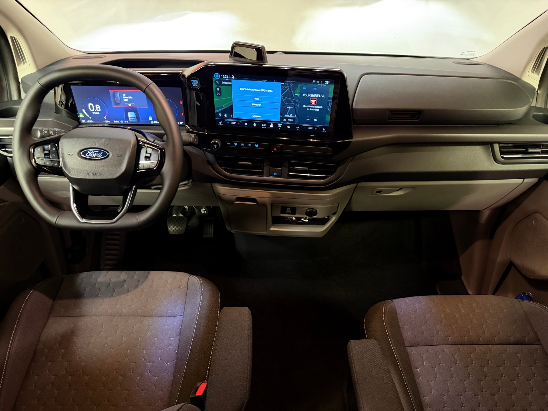 FORD Tourneo Bus 320 L1H1 Titanium Automat 4x4-image-16