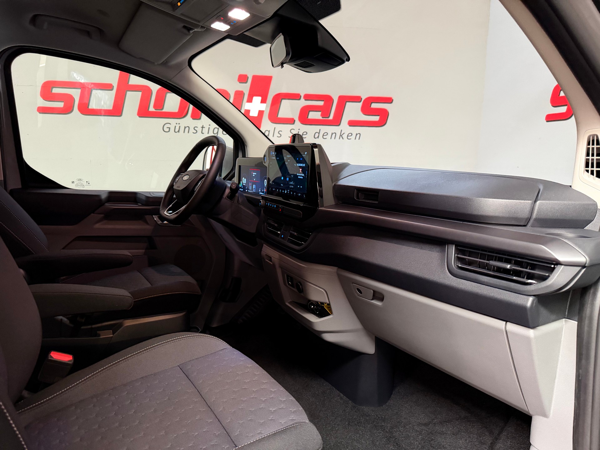 FORD Tourneo Bus 320 L1H1 Titanium Automat 4x4-image-18