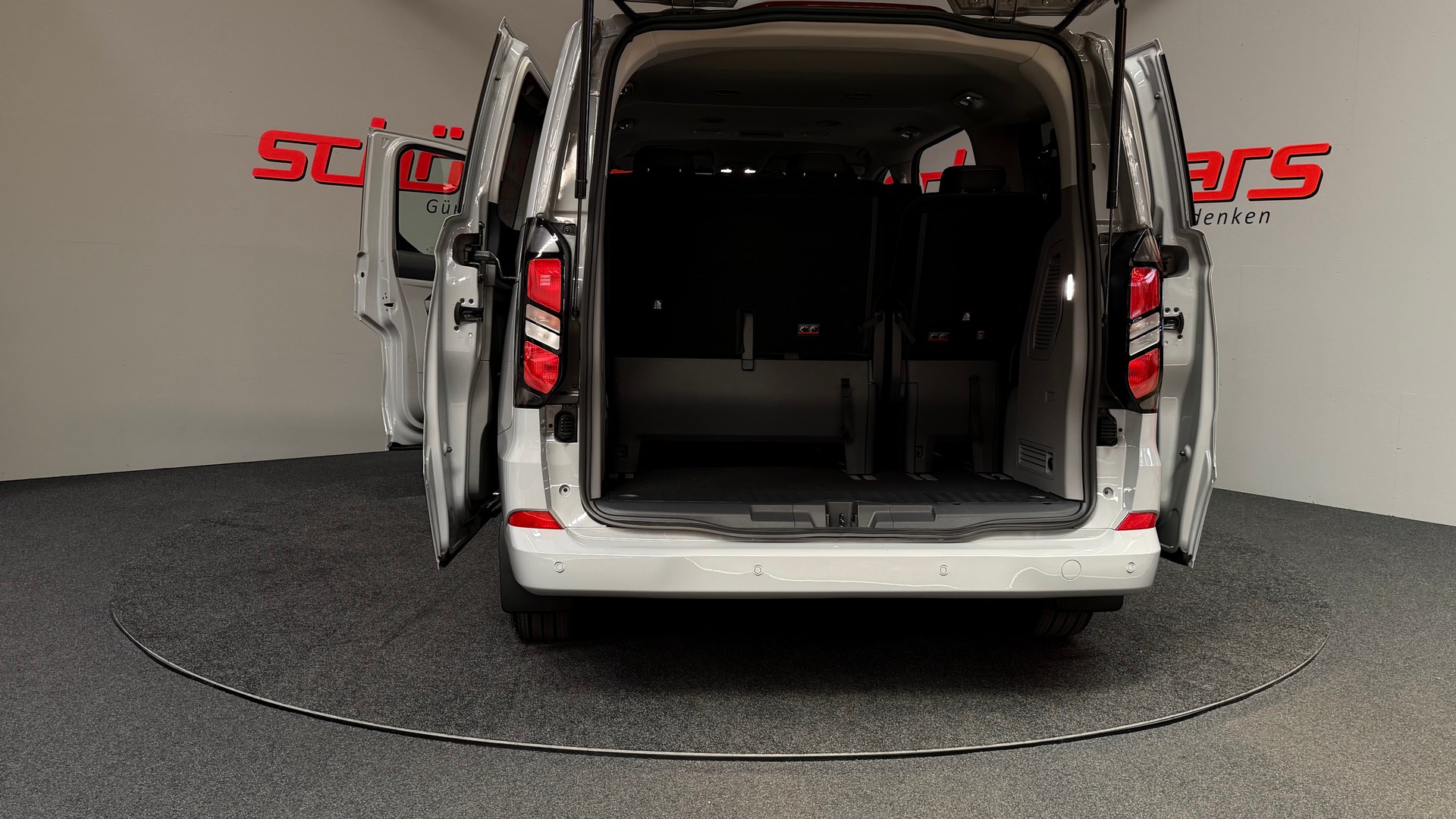 FORD Tourneo Bus 320 L1H1 Titanium Automat 4x4-image-5