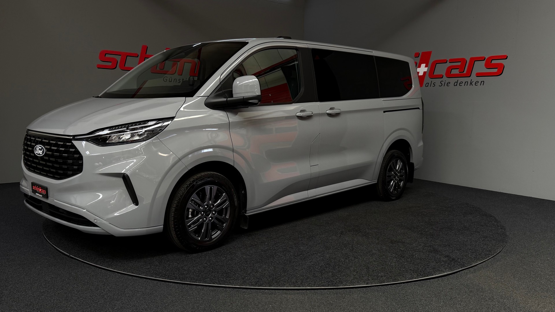 FORD Tourneo Bus 320 L1H1 Titanium Automat 4x4-image-1